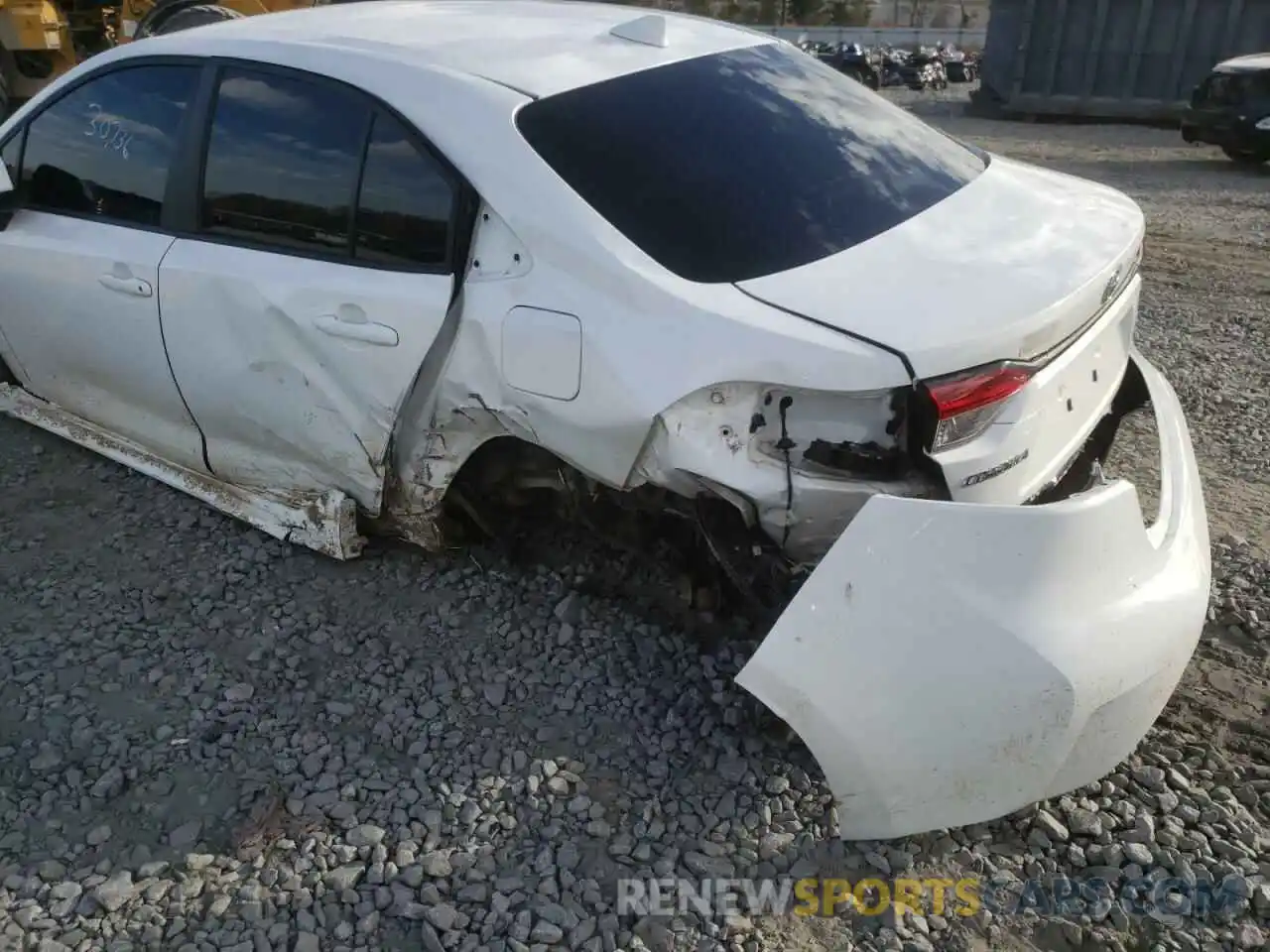 9 Photograph of a damaged car 5YFEPRAE3LP009902 TOYOTA COROLLA 2020