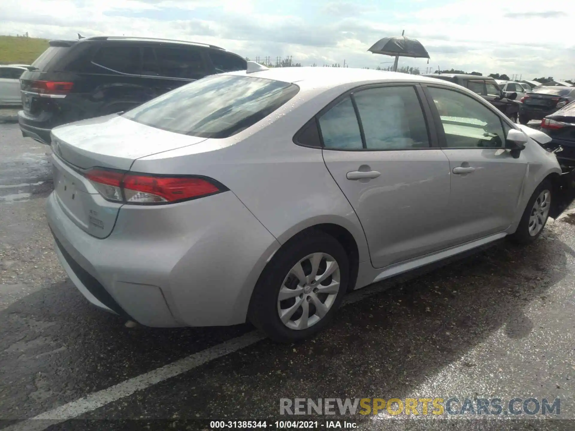 4 Photograph of a damaged car 5YFEPRAE3LP011570 TOYOTA COROLLA 2020