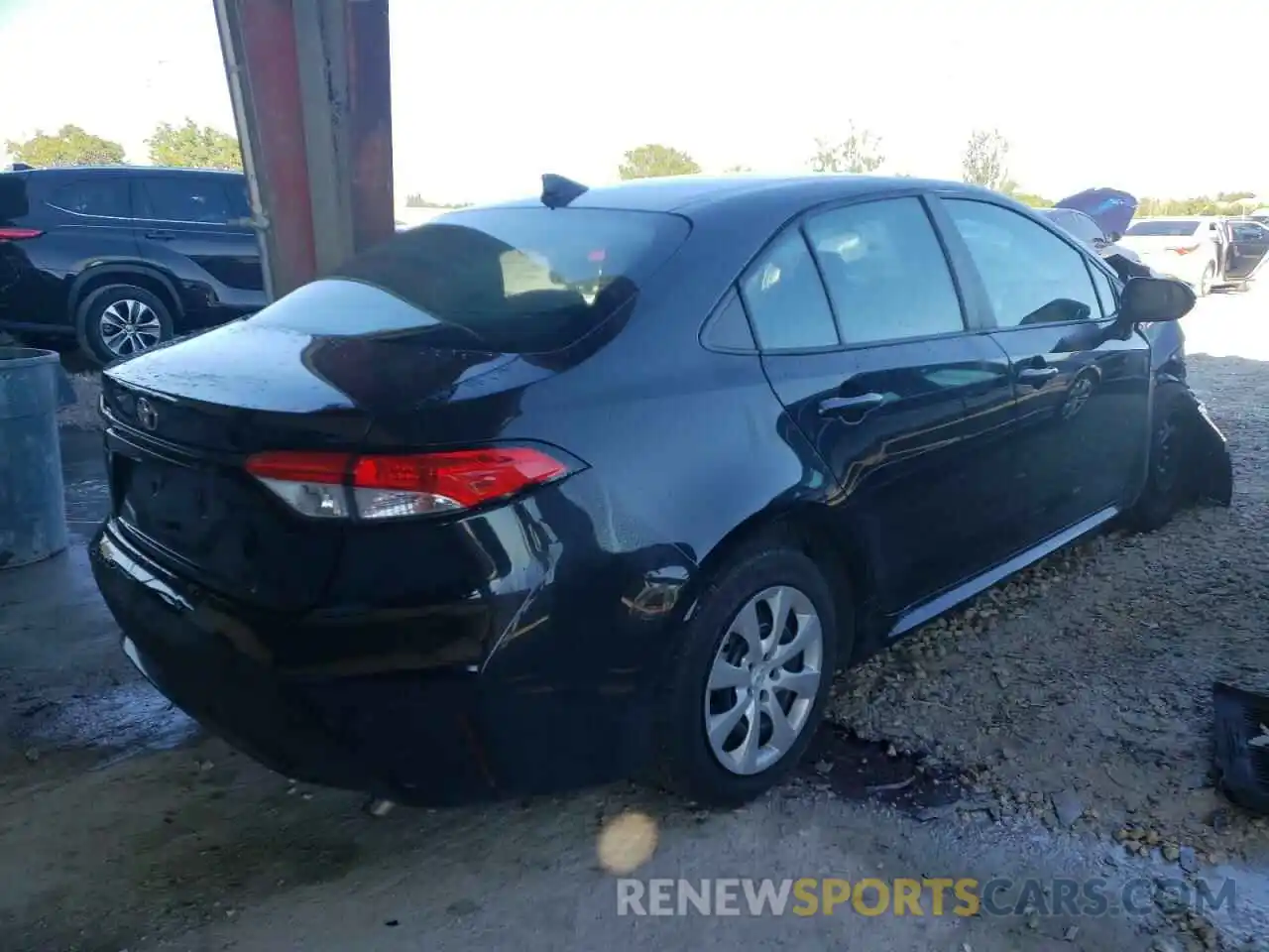 4 Photograph of a damaged car 5YFEPRAE3LP019975 TOYOTA COROLLA 2020