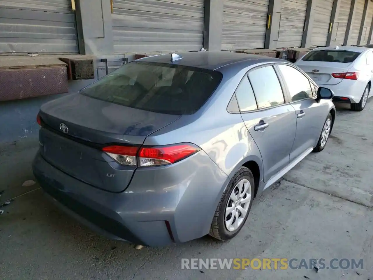 4 Photograph of a damaged car 5YFEPRAE3LP023315 TOYOTA COROLLA 2020