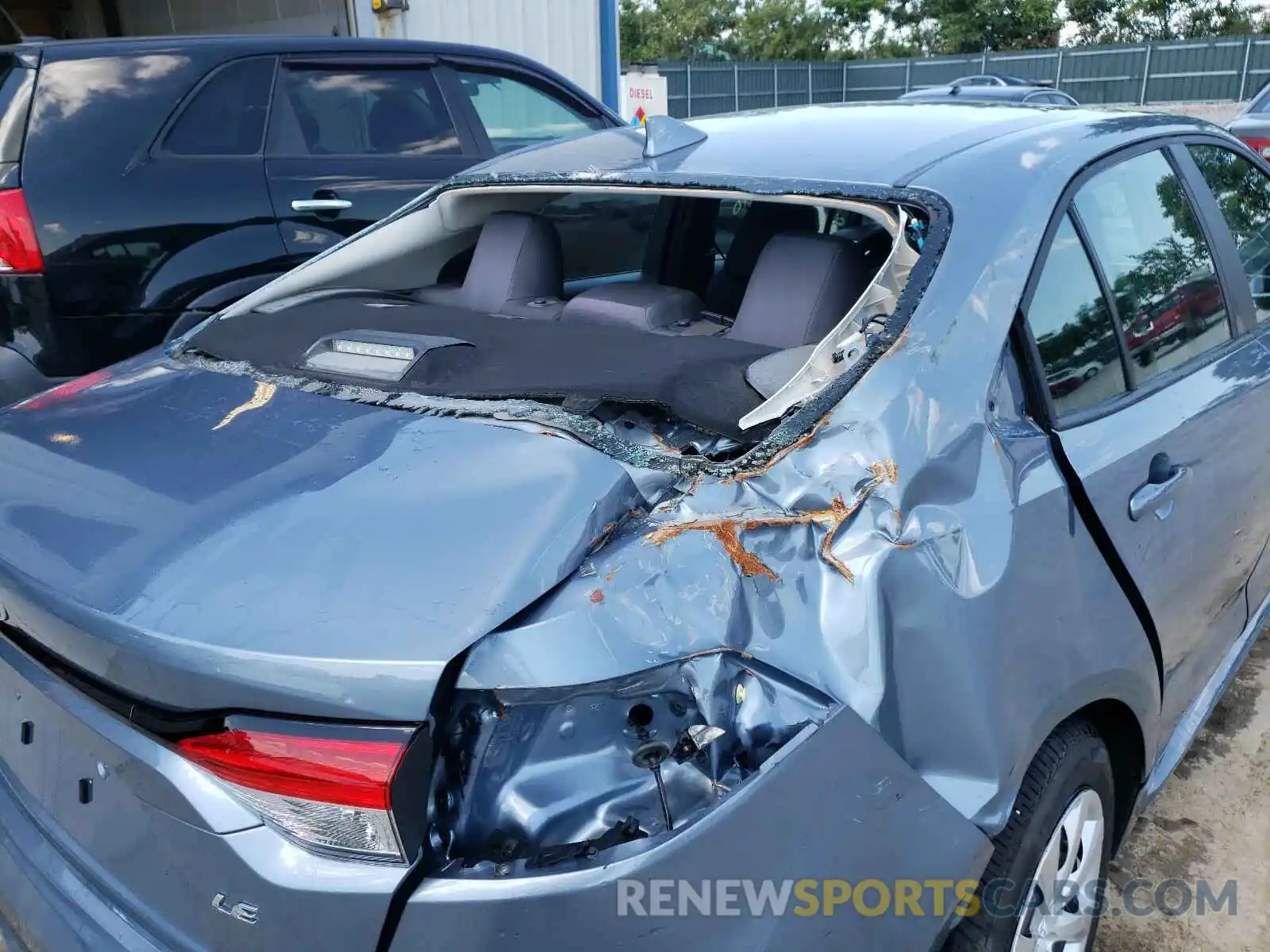 9 Photograph of a damaged car 5YFEPRAE3LP025260 TOYOTA COROLLA 2020