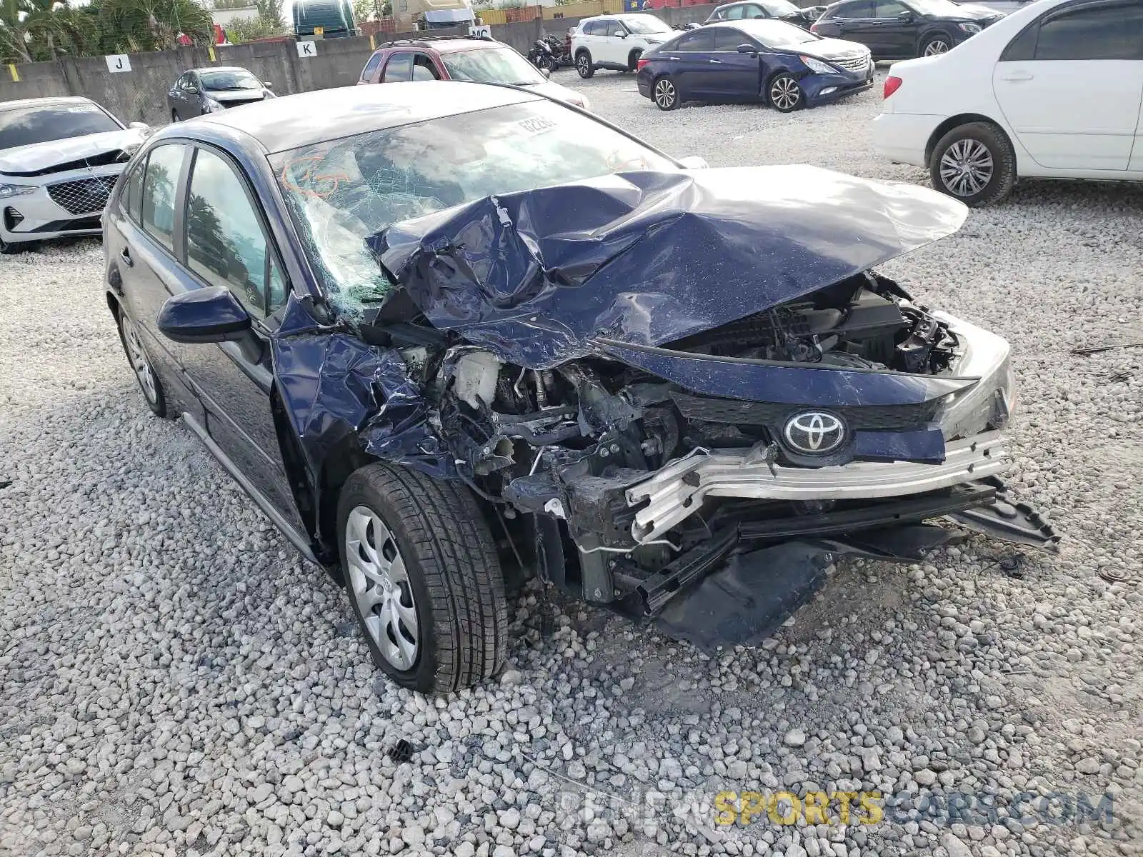 1 Photograph of a damaged car 5YFEPRAE3LP025551 TOYOTA COROLLA 2020