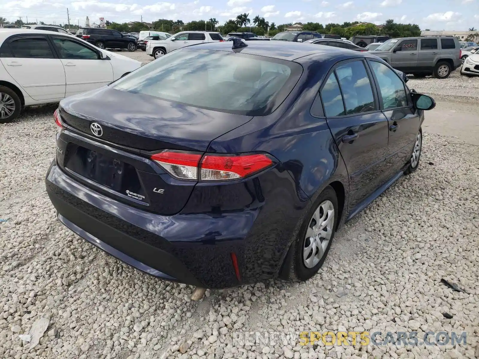 4 Photograph of a damaged car 5YFEPRAE3LP025551 TOYOTA COROLLA 2020