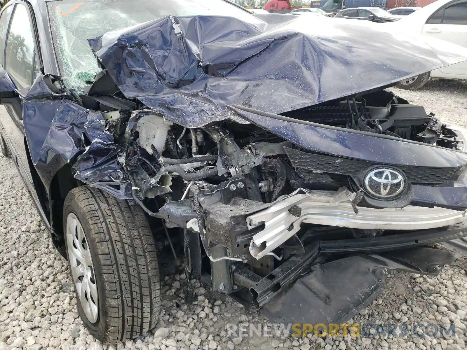 9 Photograph of a damaged car 5YFEPRAE3LP025551 TOYOTA COROLLA 2020