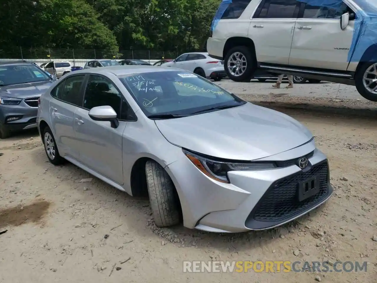 1 Photograph of a damaged car 5YFEPRAE3LP026117 TOYOTA COROLLA 2020