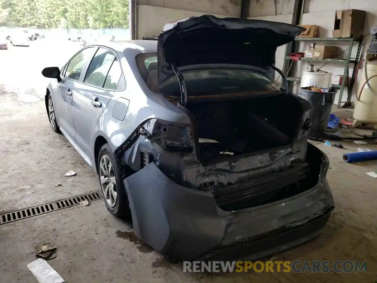 3 Photograph of a damaged car 5YFEPRAE3LP029129 TOYOTA COROLLA 2020