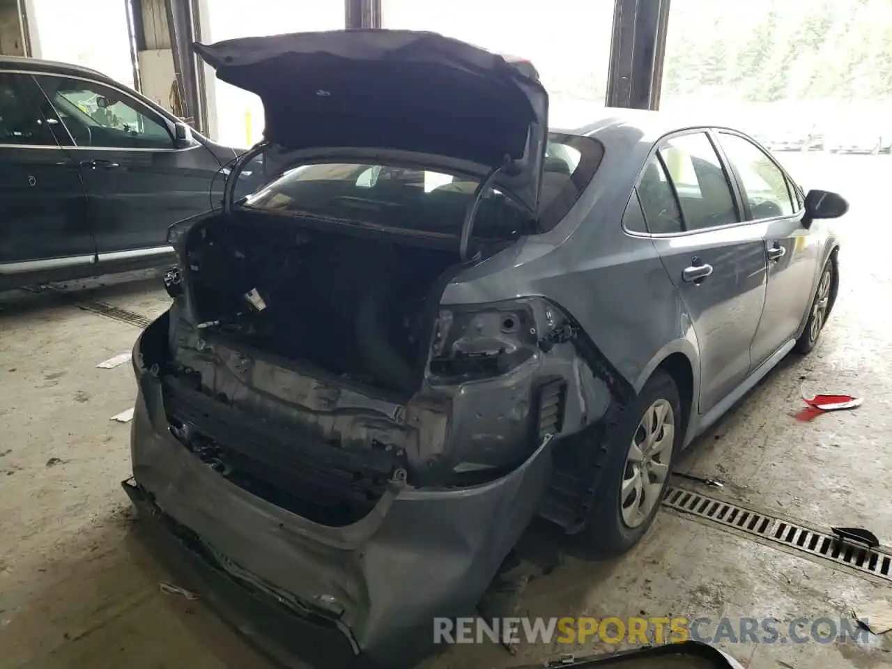 4 Photograph of a damaged car 5YFEPRAE3LP029129 TOYOTA COROLLA 2020