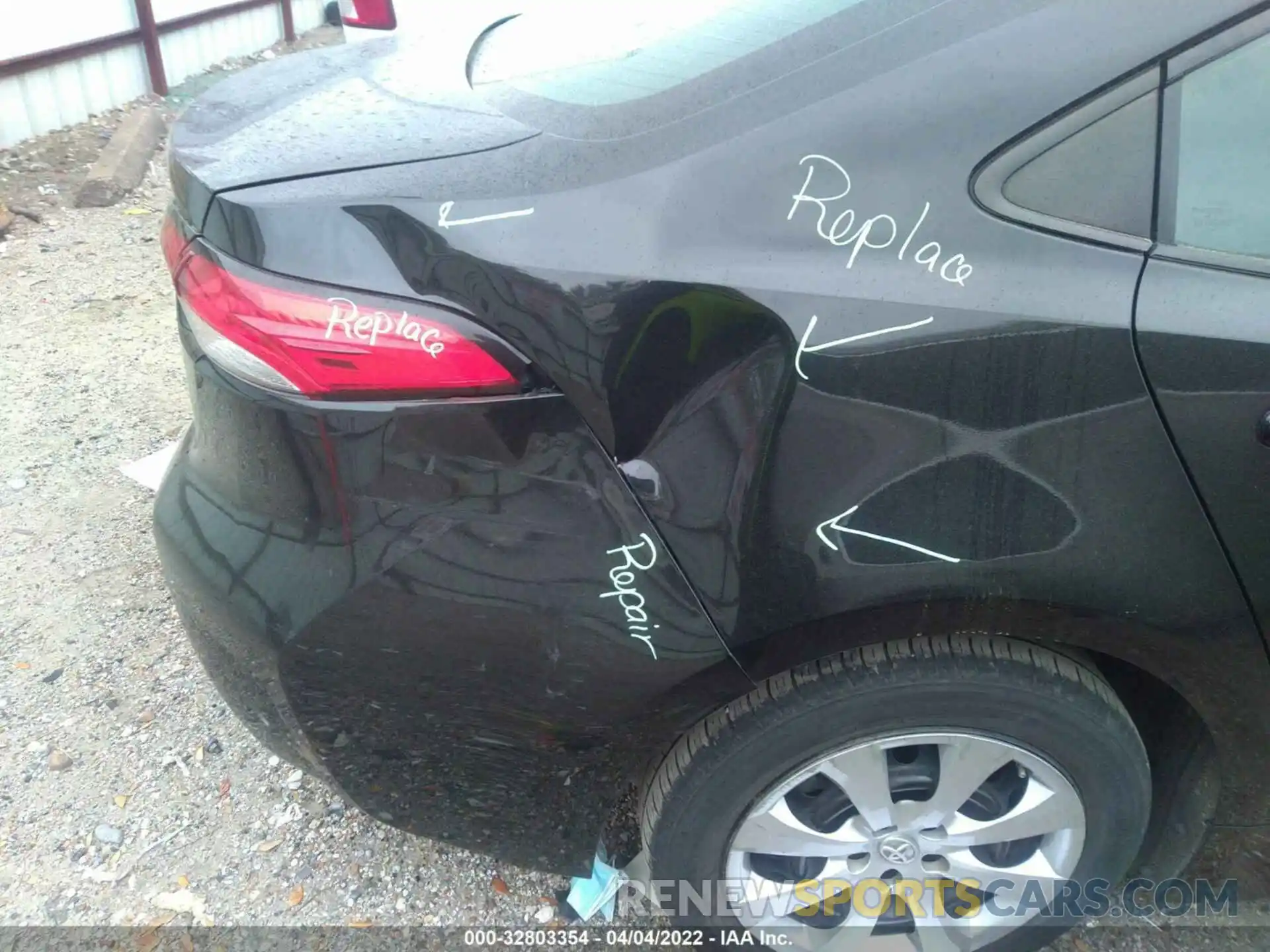 6 Photograph of a damaged car 5YFEPRAE3LP030586 TOYOTA COROLLA 2020