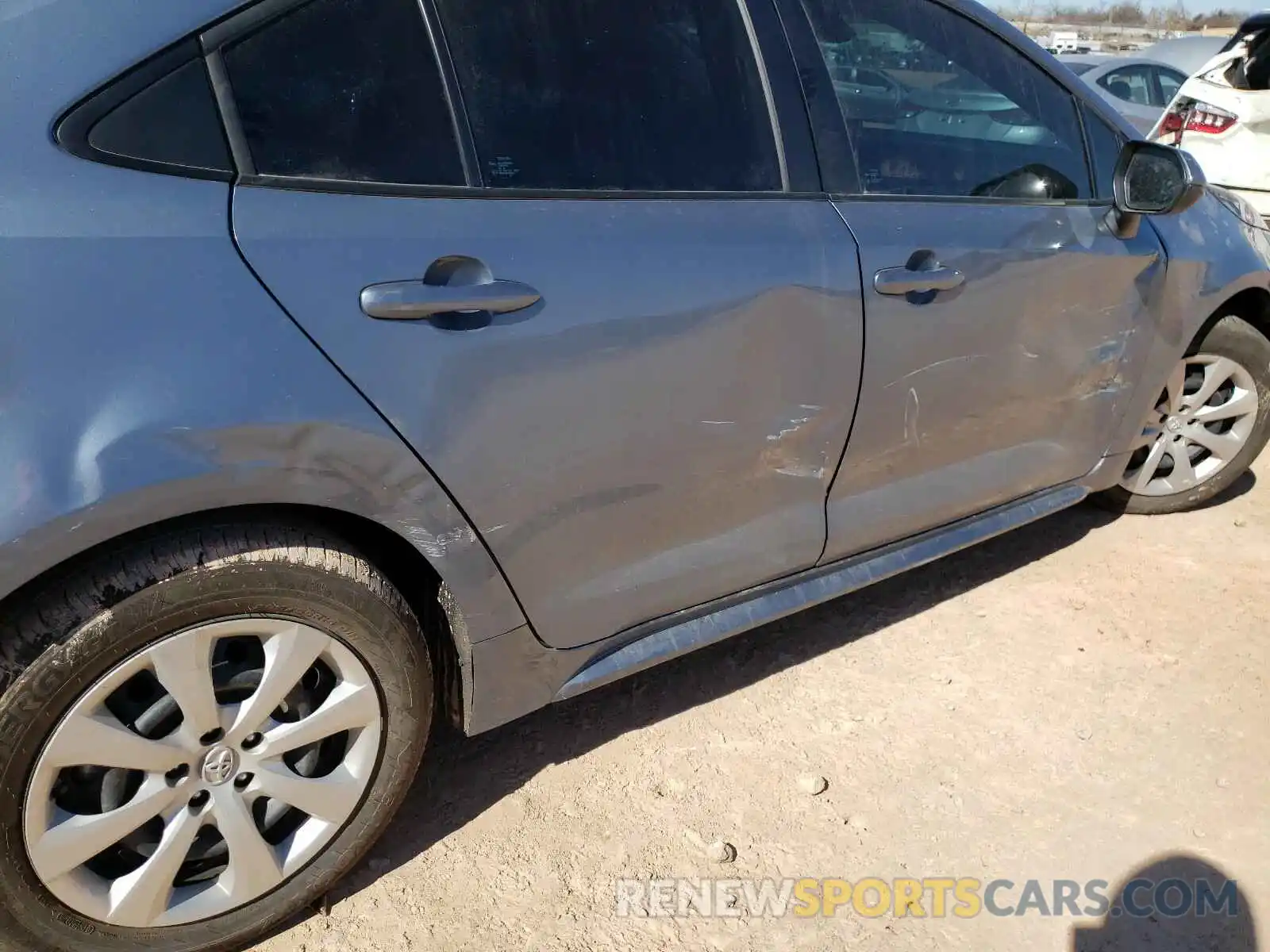 9 Photograph of a damaged car 5YFEPRAE3LP031446 TOYOTA COROLLA 2020