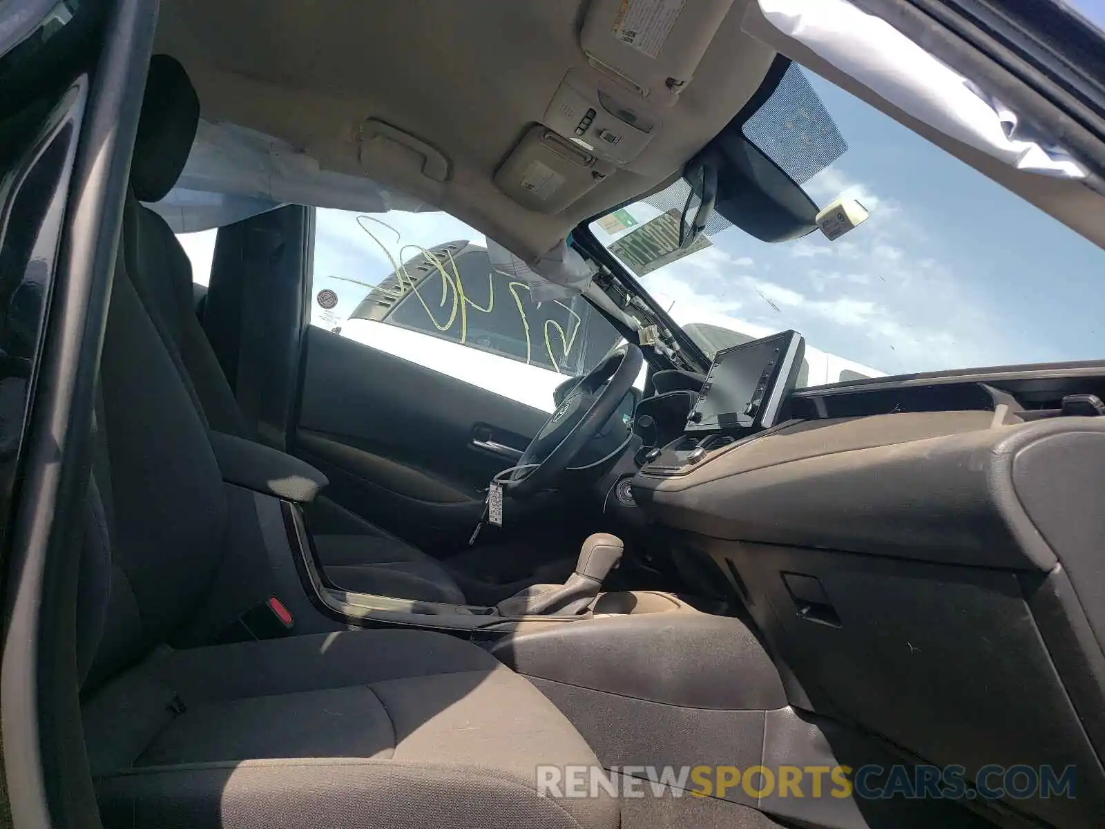 5 Photograph of a damaged car 5YFEPRAE3LP031737 TOYOTA COROLLA 2020