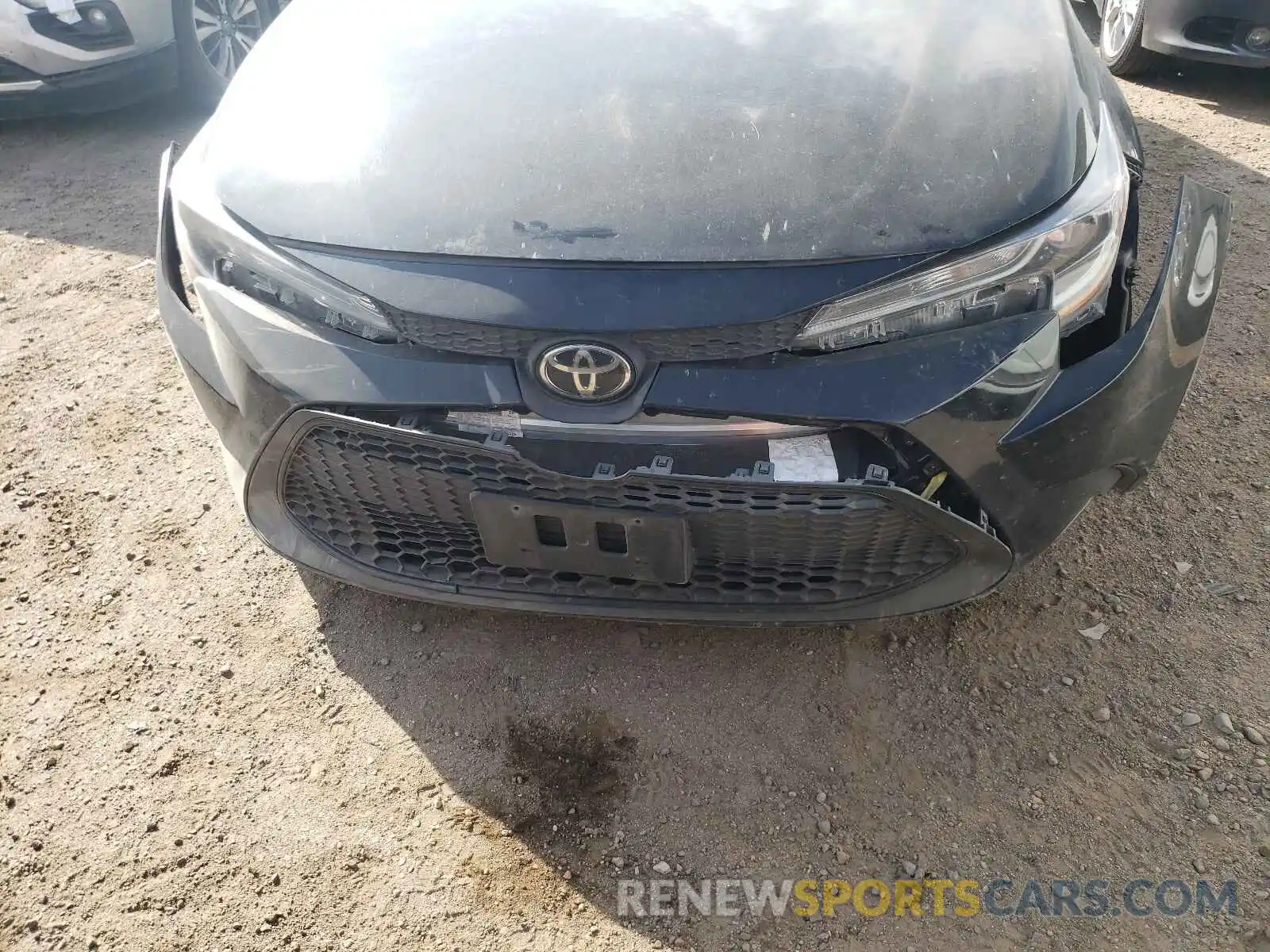 9 Photograph of a damaged car 5YFEPRAE3LP031737 TOYOTA COROLLA 2020