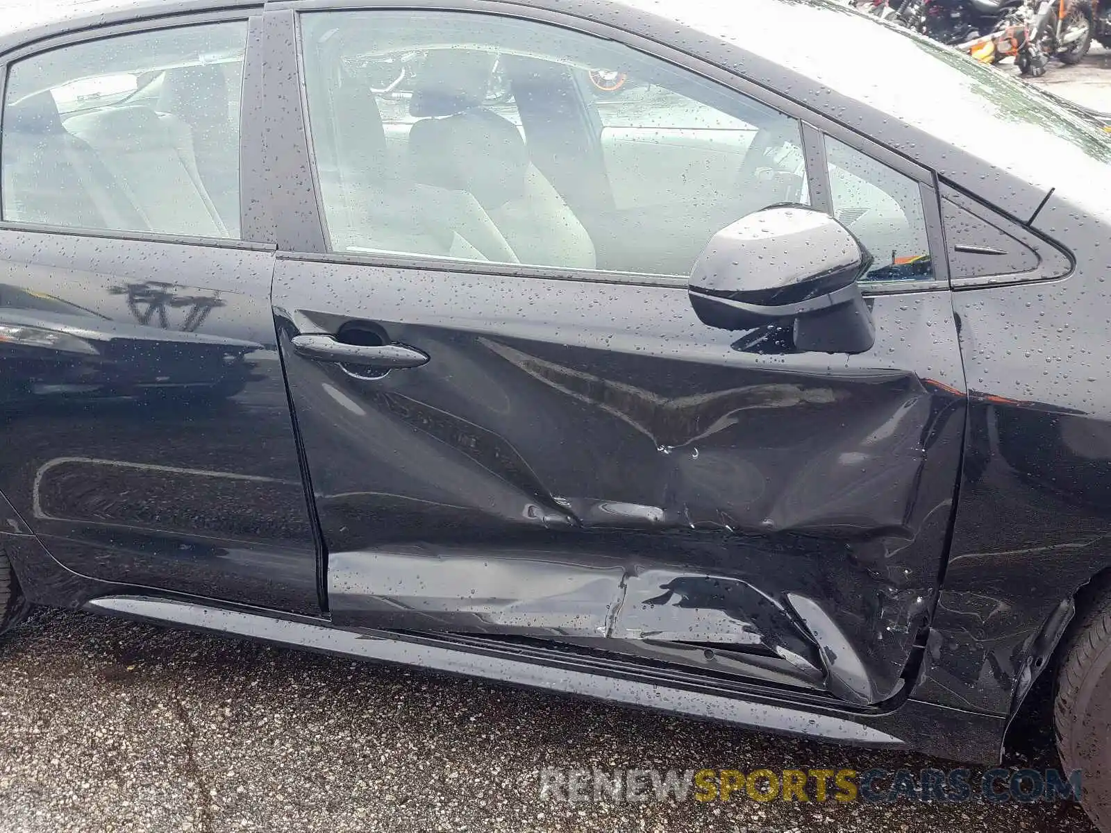 9 Photograph of a damaged car 5YFEPRAE3LP032127 TOYOTA COROLLA 2020