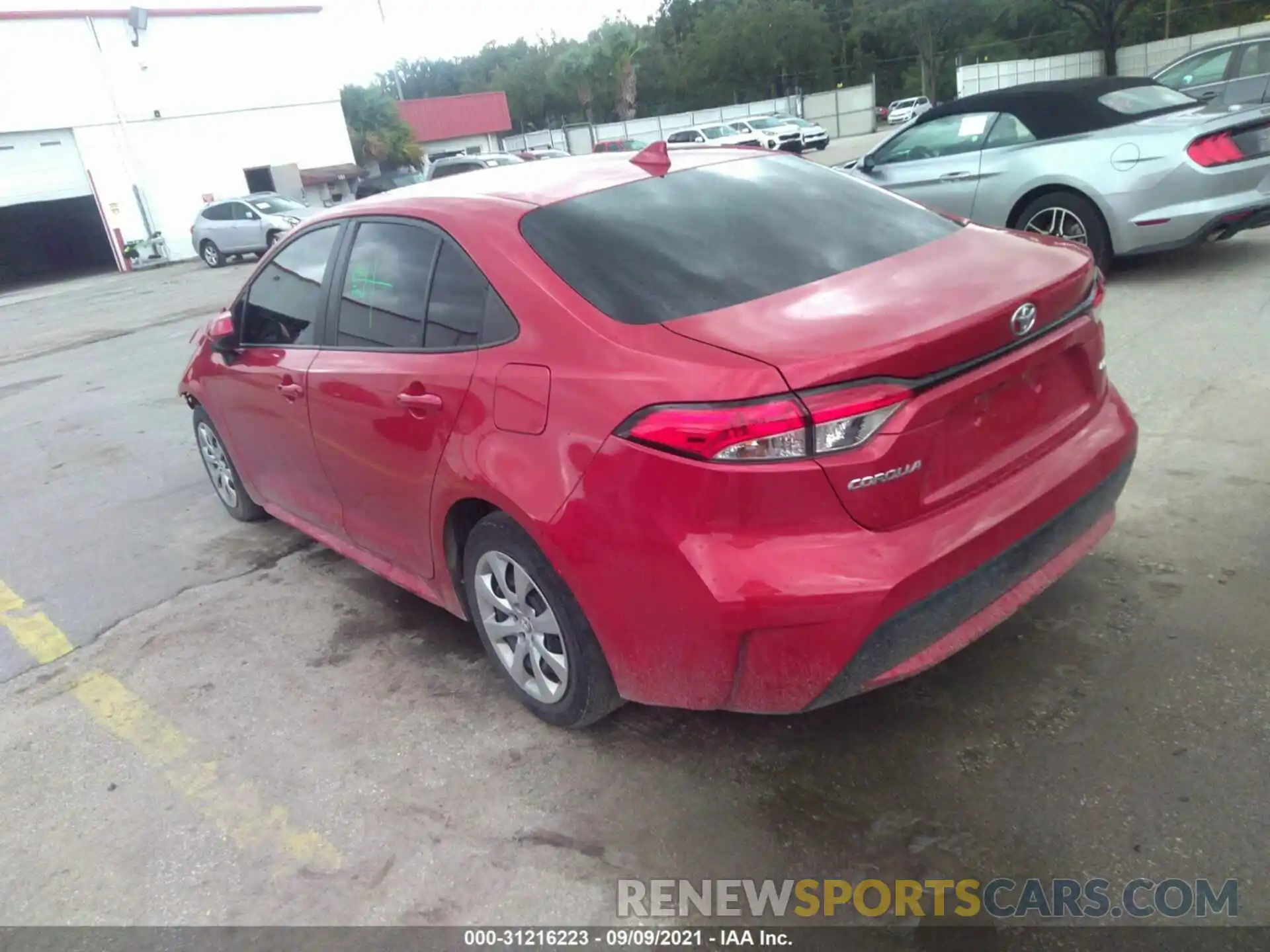 3 Photograph of a damaged car 5YFEPRAE3LP033181 TOYOTA COROLLA 2020