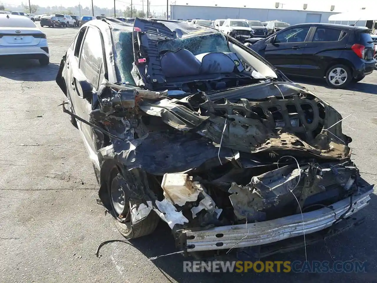 9 Photograph of a damaged car 5YFEPRAE3LP033276 TOYOTA COROLLA 2020