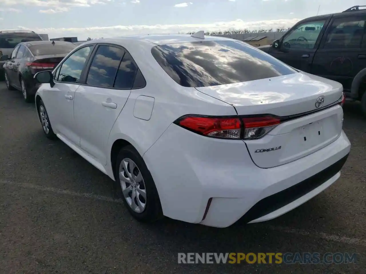 3 Photograph of a damaged car 5YFEPRAE3LP036937 TOYOTA COROLLA 2020