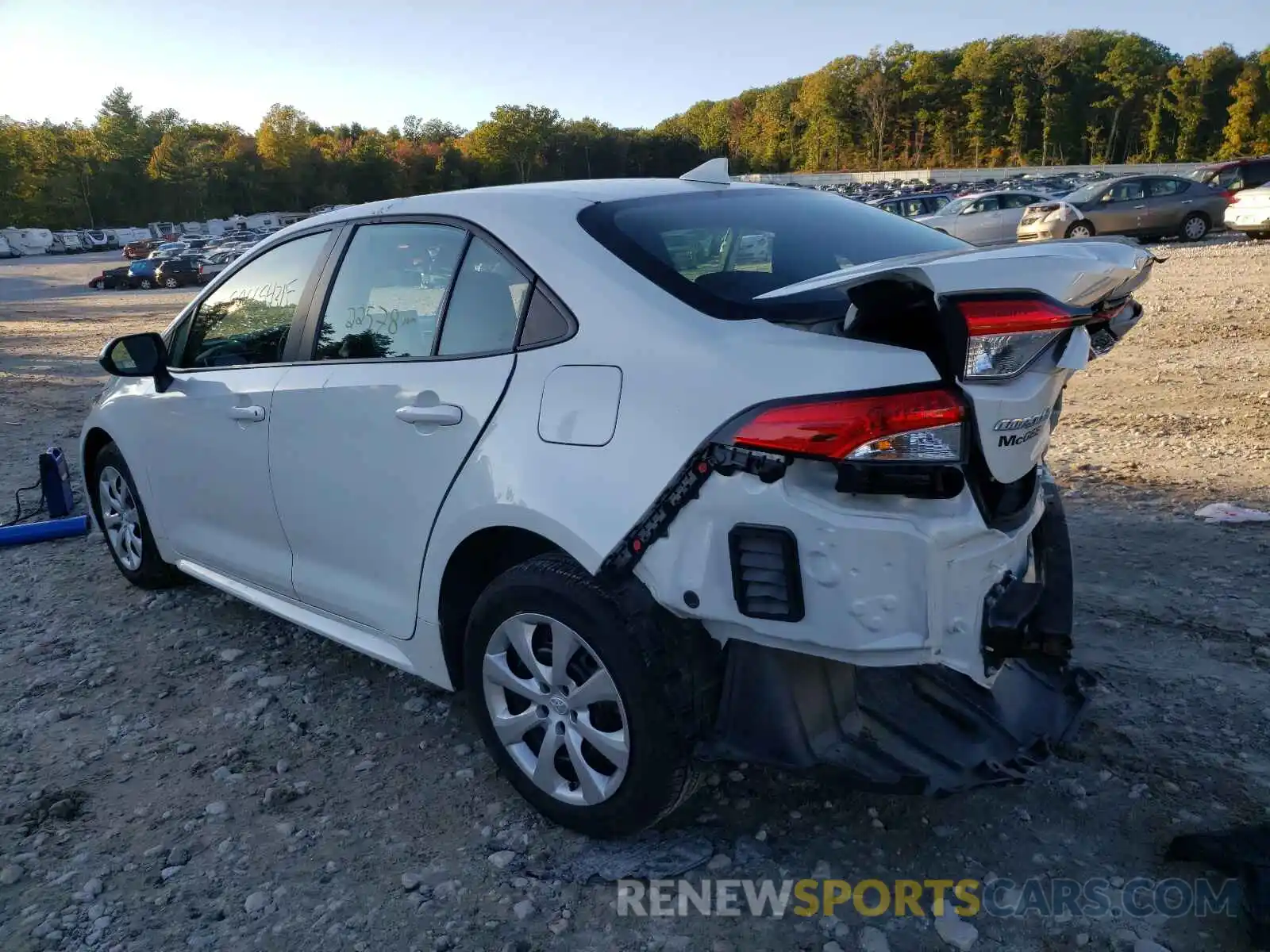 3 Photograph of a damaged car 5YFEPRAE3LP037666 TOYOTA COROLLA 2020