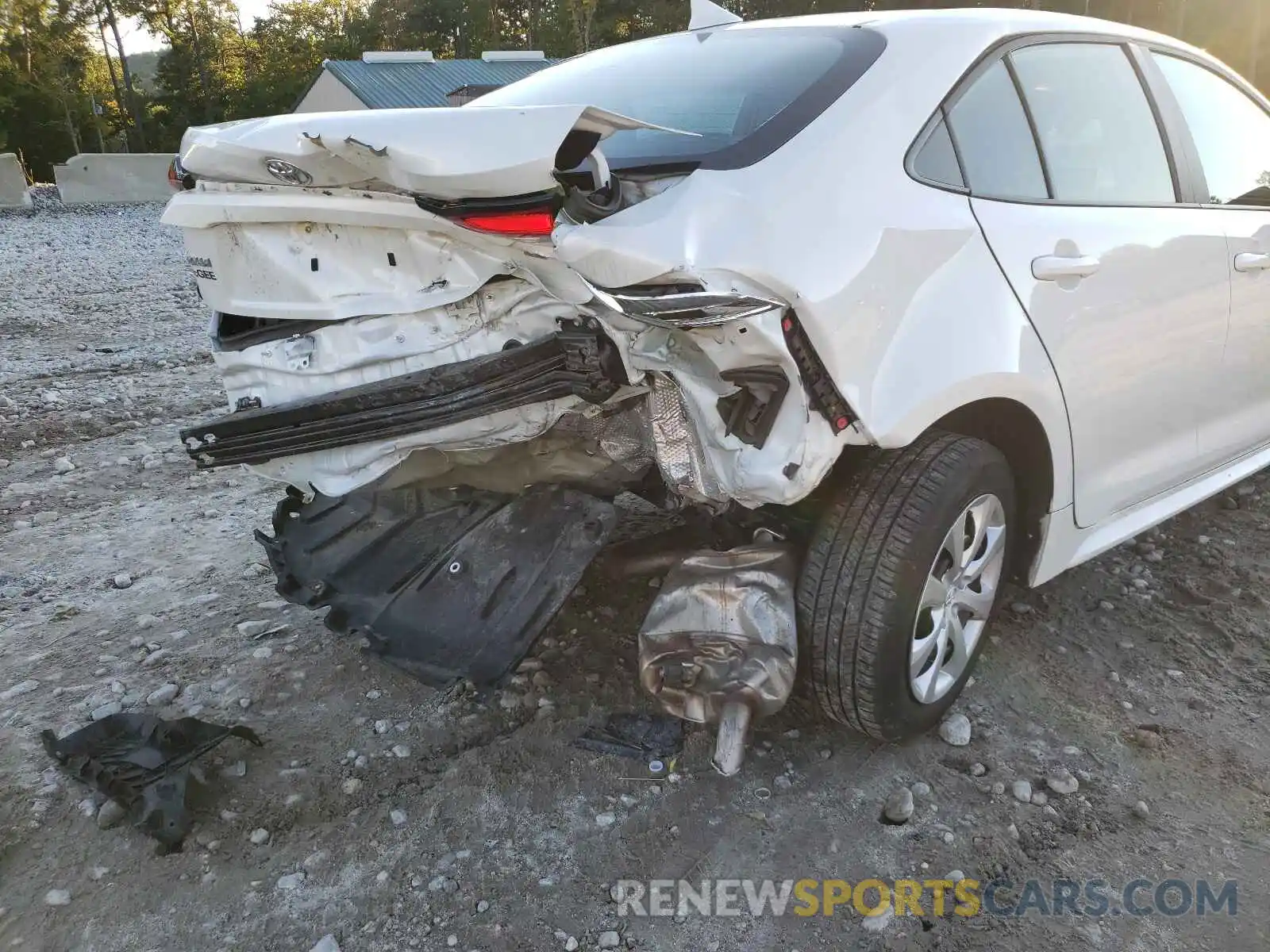 9 Photograph of a damaged car 5YFEPRAE3LP037666 TOYOTA COROLLA 2020