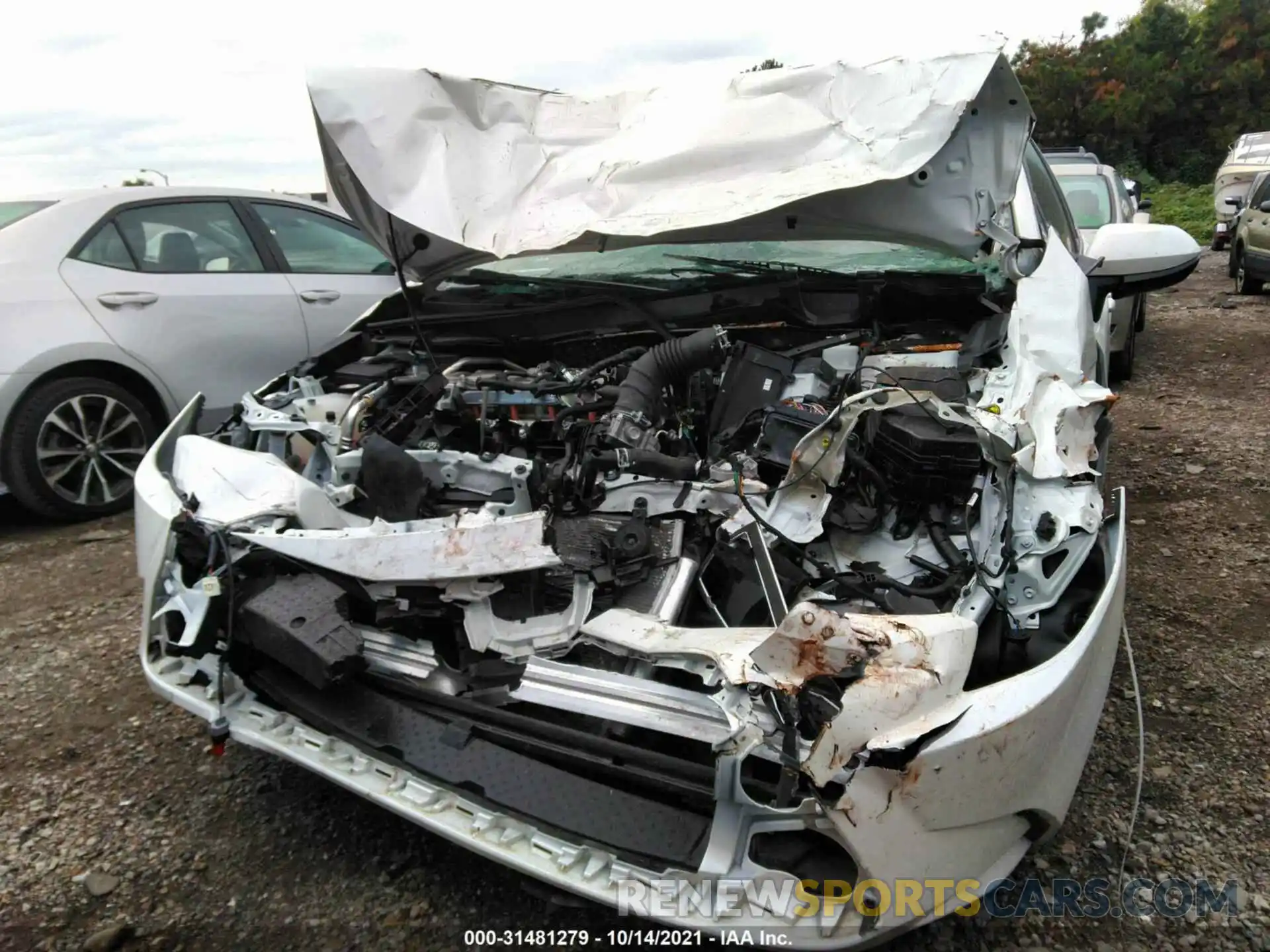 6 Photograph of a damaged car 5YFEPRAE3LP038879 TOYOTA COROLLA 2020