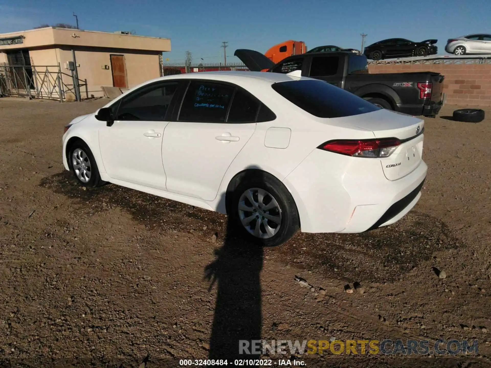 3 Photograph of a damaged car 5YFEPRAE3LP039109 TOYOTA COROLLA 2020