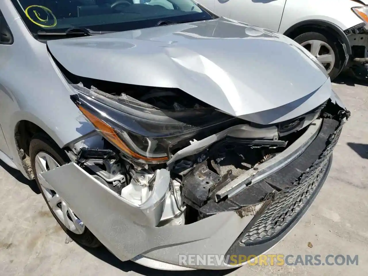 9 Photograph of a damaged car 5YFEPRAE3LP039689 TOYOTA COROLLA 2020