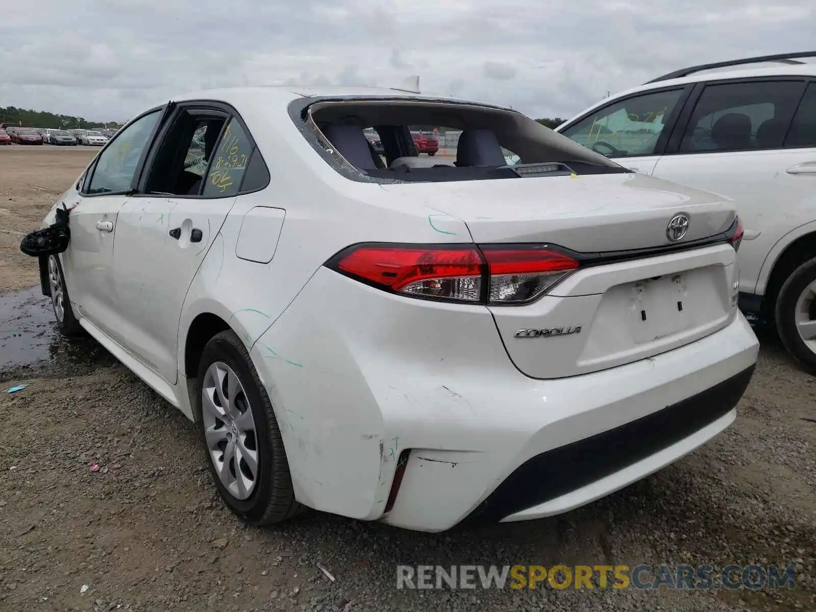 3 Photograph of a damaged car 5YFEPRAE3LP039823 TOYOTA COROLLA 2020