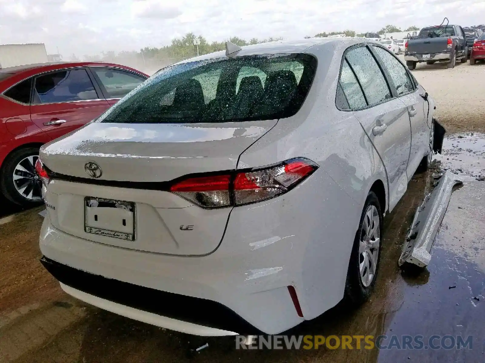 4 Photograph of a damaged car 5YFEPRAE3LP043404 TOYOTA COROLLA 2020