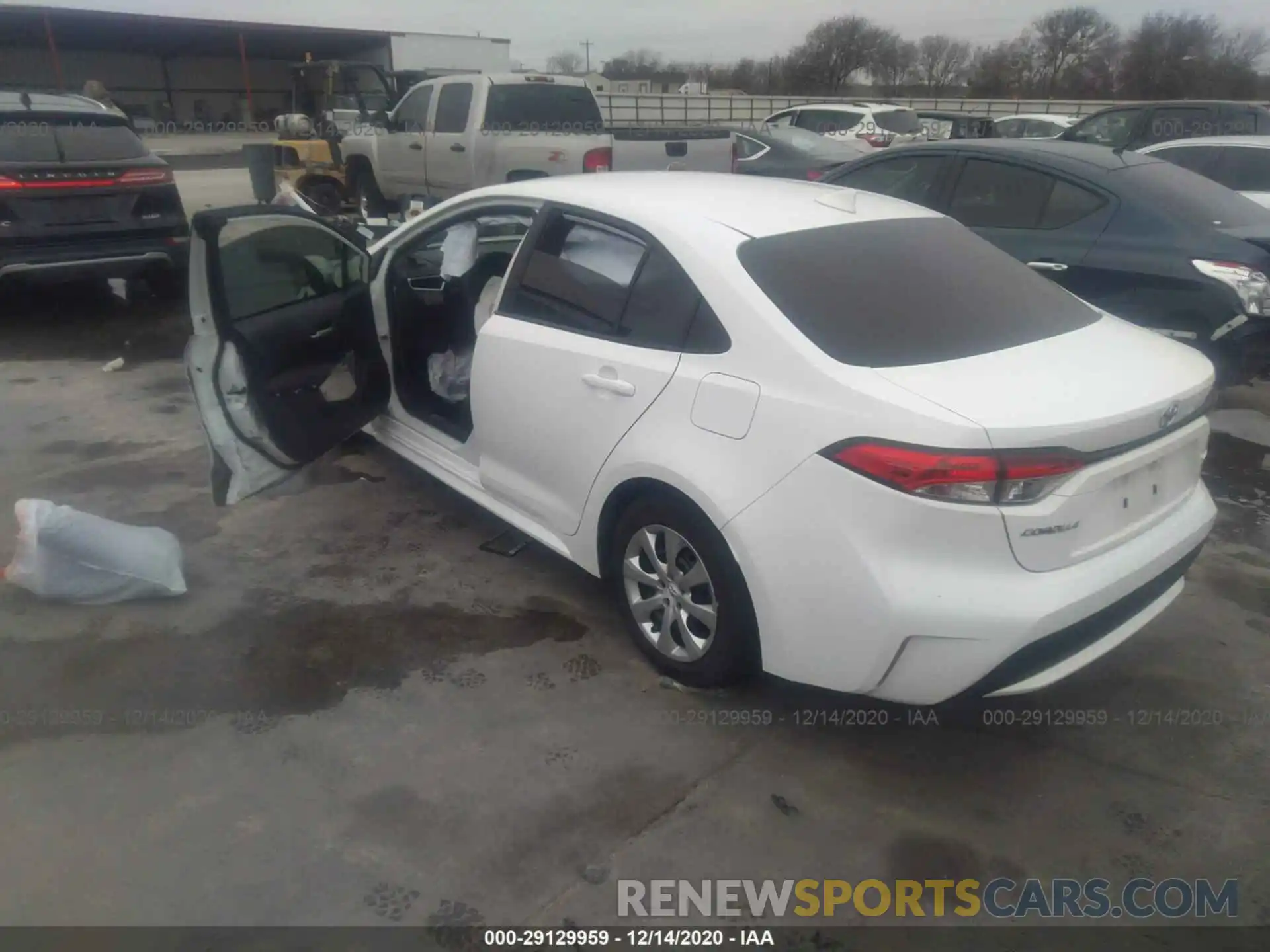 3 Photograph of a damaged car 5YFEPRAE3LP044052 TOYOTA COROLLA 2020