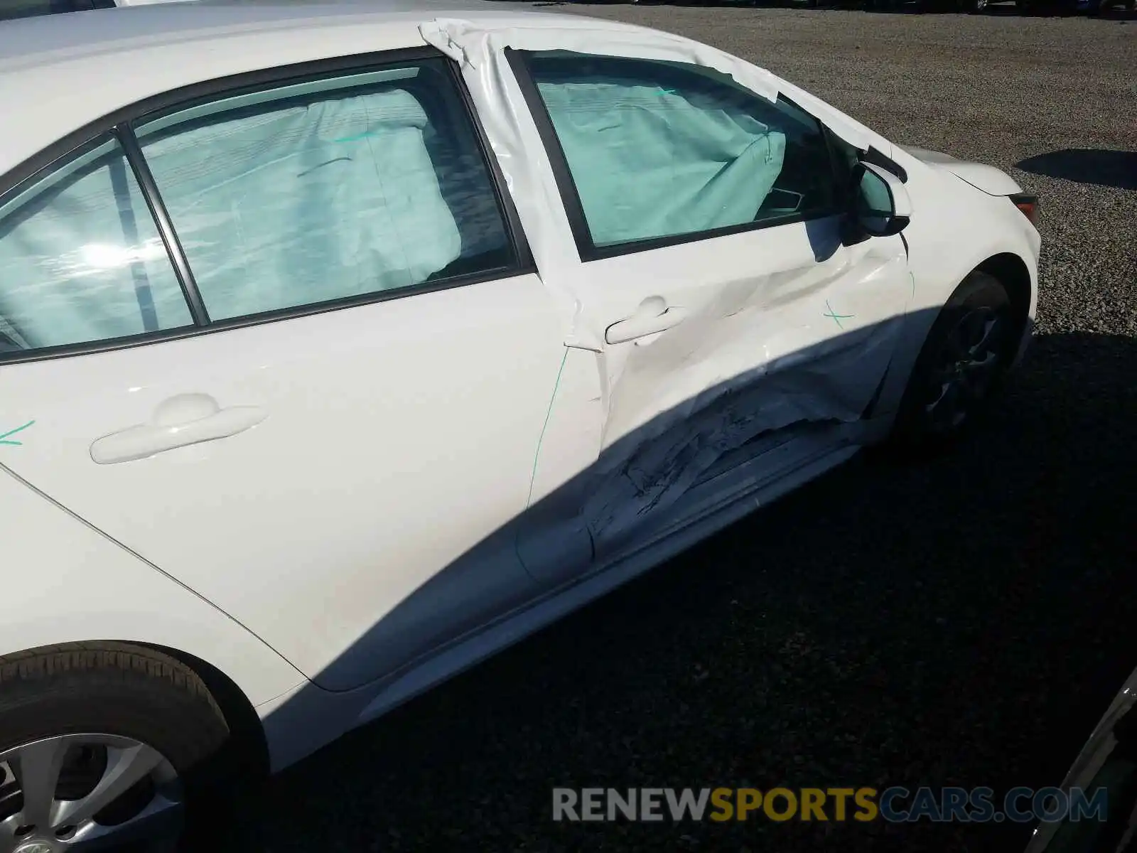 9 Photograph of a damaged car 5YFEPRAE3LP045475 TOYOTA COROLLA 2020