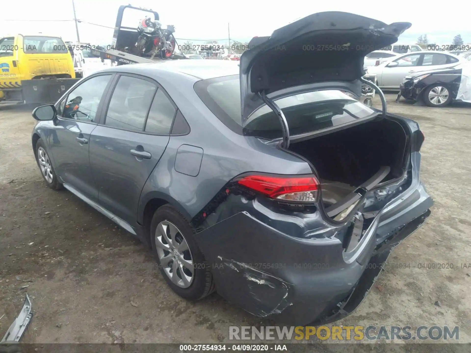 3 Photograph of a damaged car 5YFEPRAE3LP045718 TOYOTA COROLLA 2020