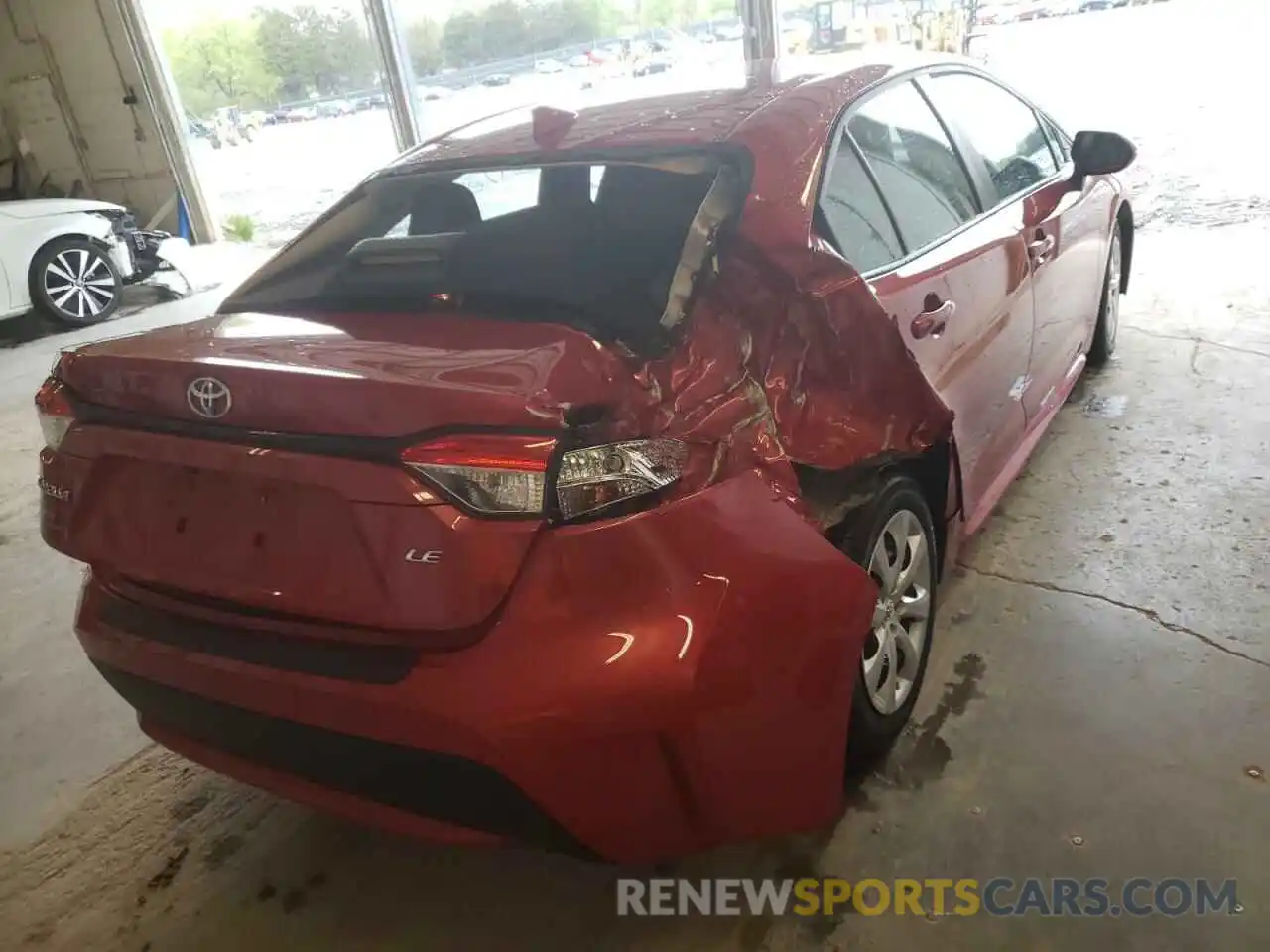 4 Photograph of a damaged car 5YFEPRAE3LP048053 TOYOTA COROLLA 2020