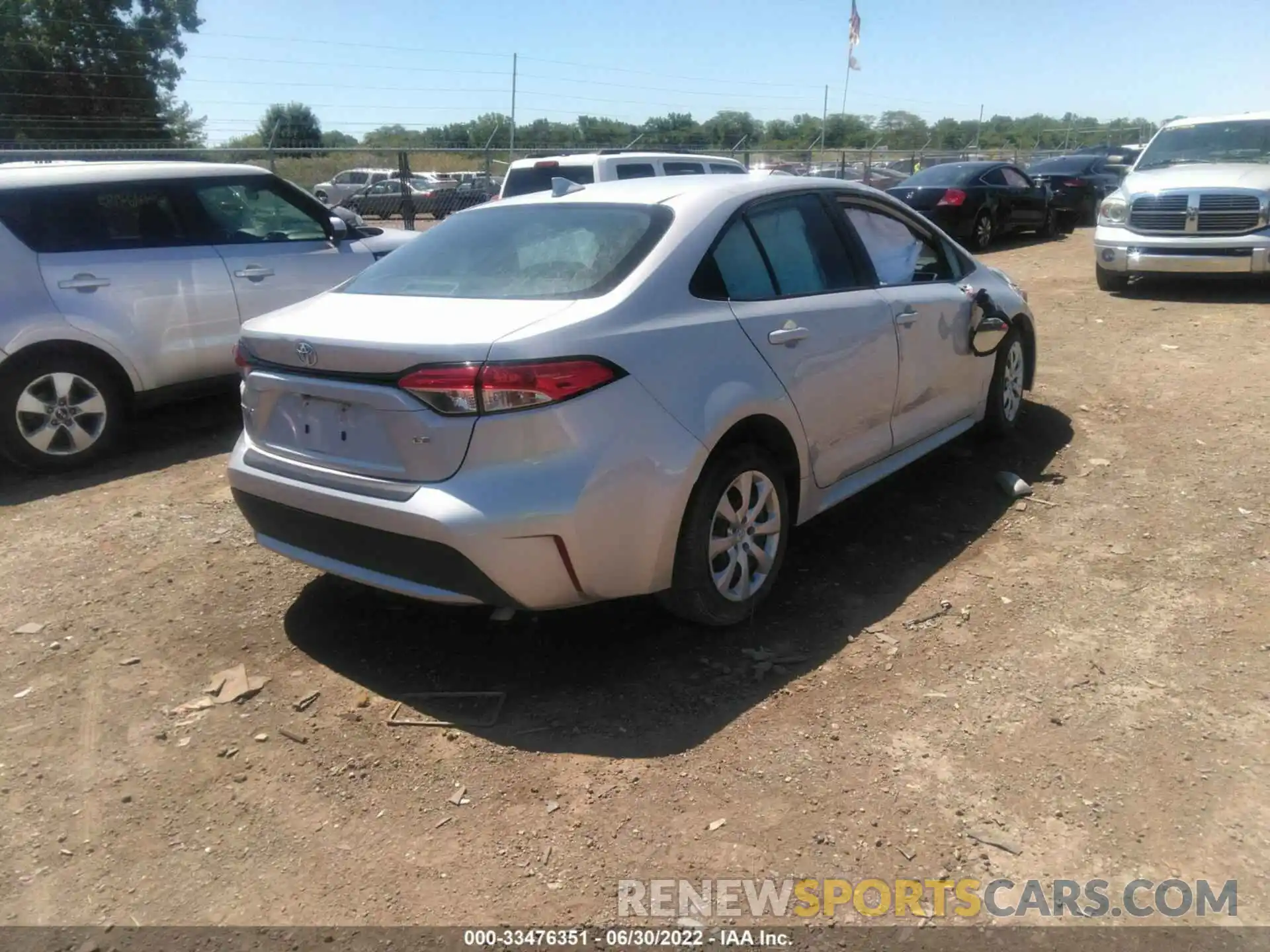 4 Photograph of a damaged car 5YFEPRAE3LP049350 TOYOTA COROLLA 2020