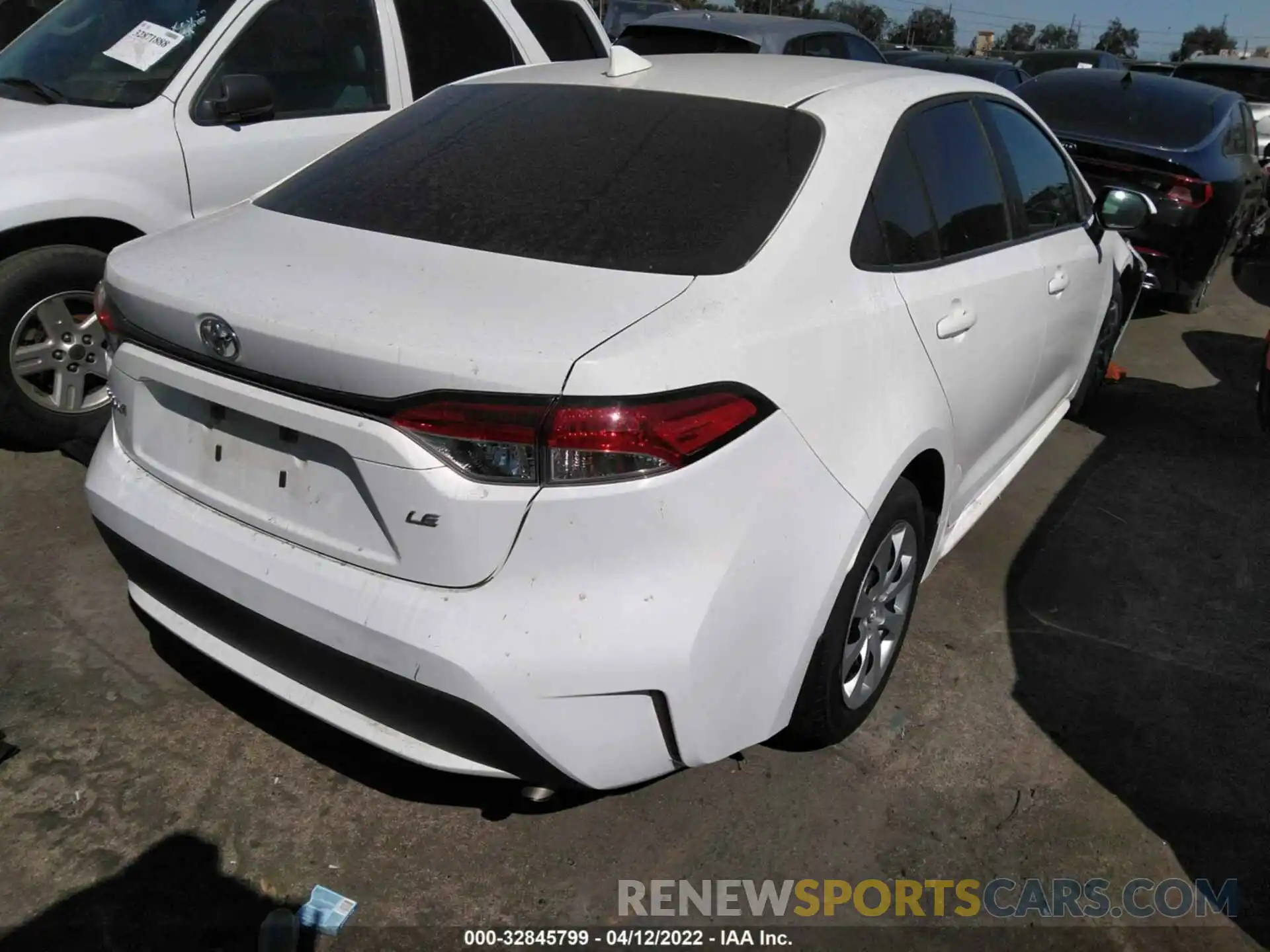 4 Photograph of a damaged car 5YFEPRAE3LP055181 TOYOTA COROLLA 2020