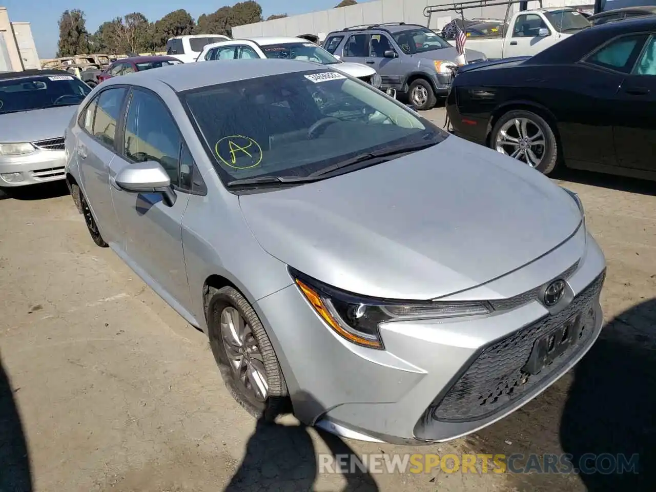 1 Photograph of a damaged car 5YFEPRAE3LP056279 TOYOTA COROLLA 2020