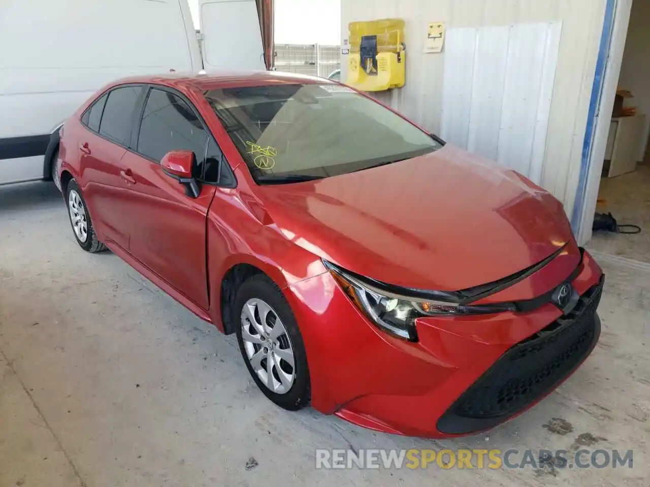 1 Photograph of a damaged car 5YFEPRAE3LP056444 TOYOTA COROLLA 2020