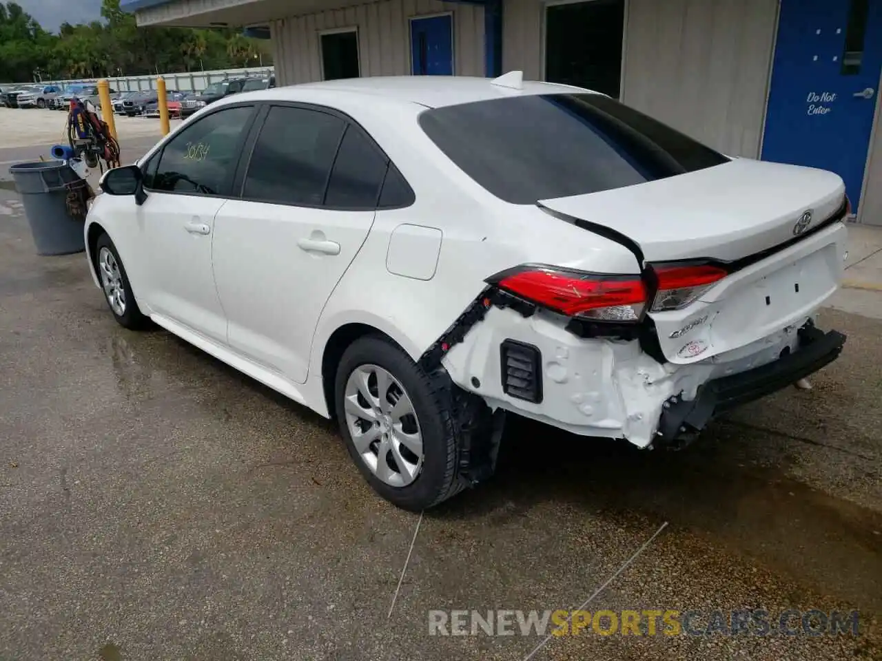 3 Photograph of a damaged car 5YFEPRAE3LP057206 TOYOTA COROLLA 2020