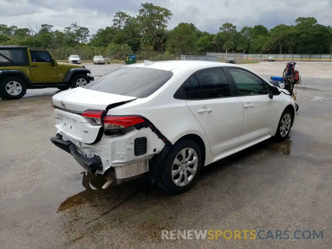 4 Photograph of a damaged car 5YFEPRAE3LP057206 TOYOTA COROLLA 2020