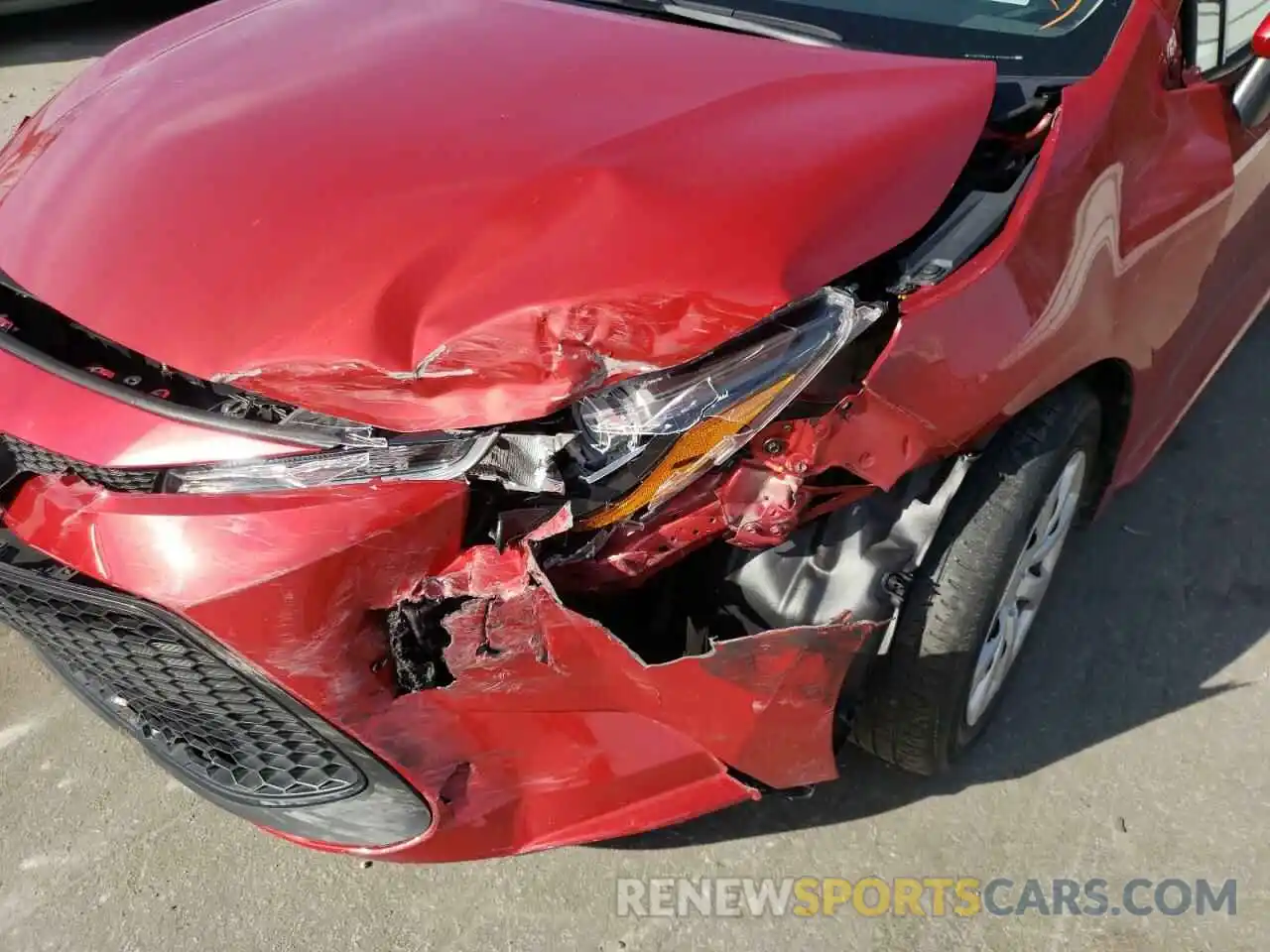 9 Photograph of a damaged car 5YFEPRAE3LP059814 TOYOTA COROLLA 2020