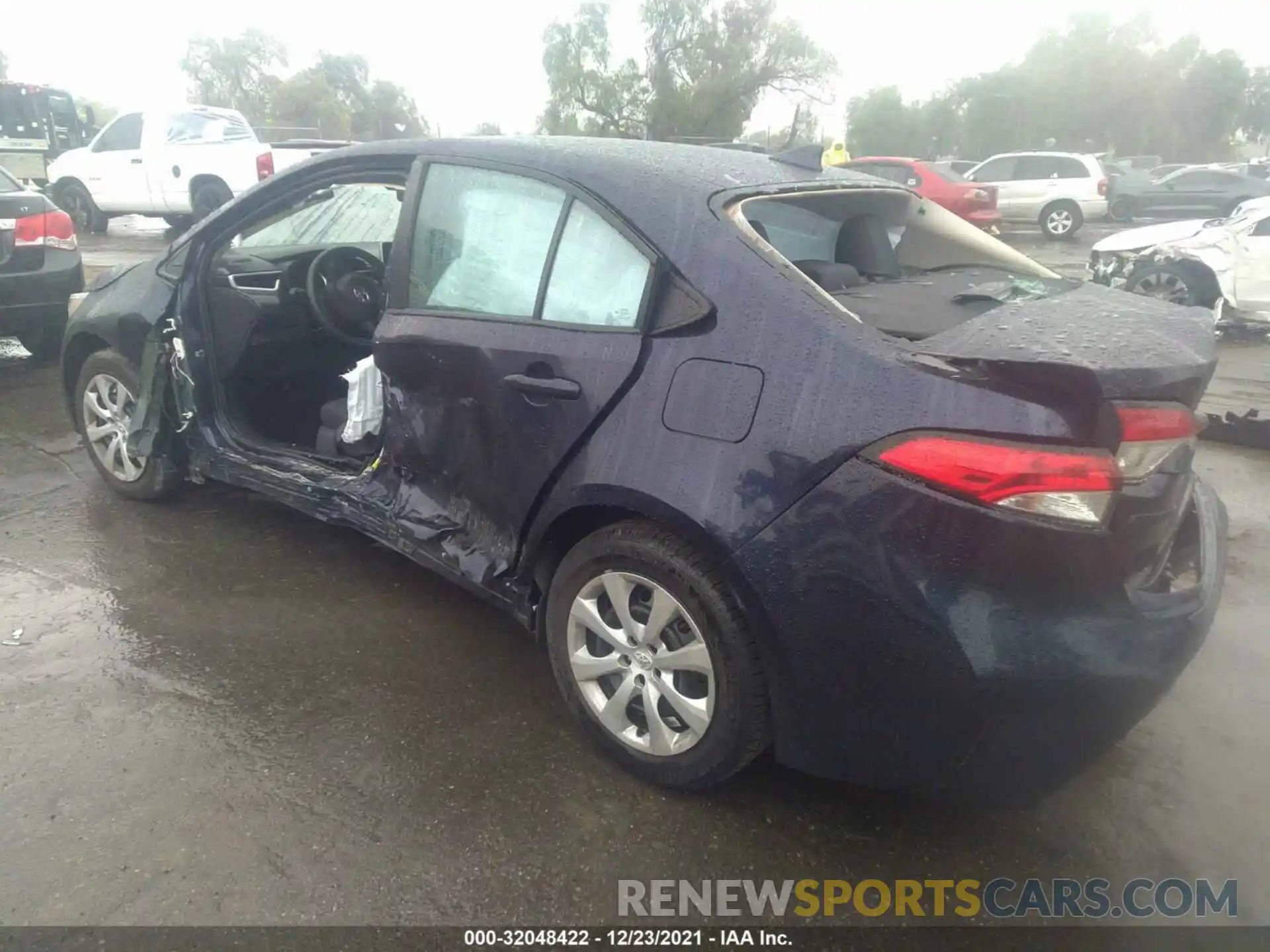 3 Photograph of a damaged car 5YFEPRAE3LP061742 TOYOTA COROLLA 2020