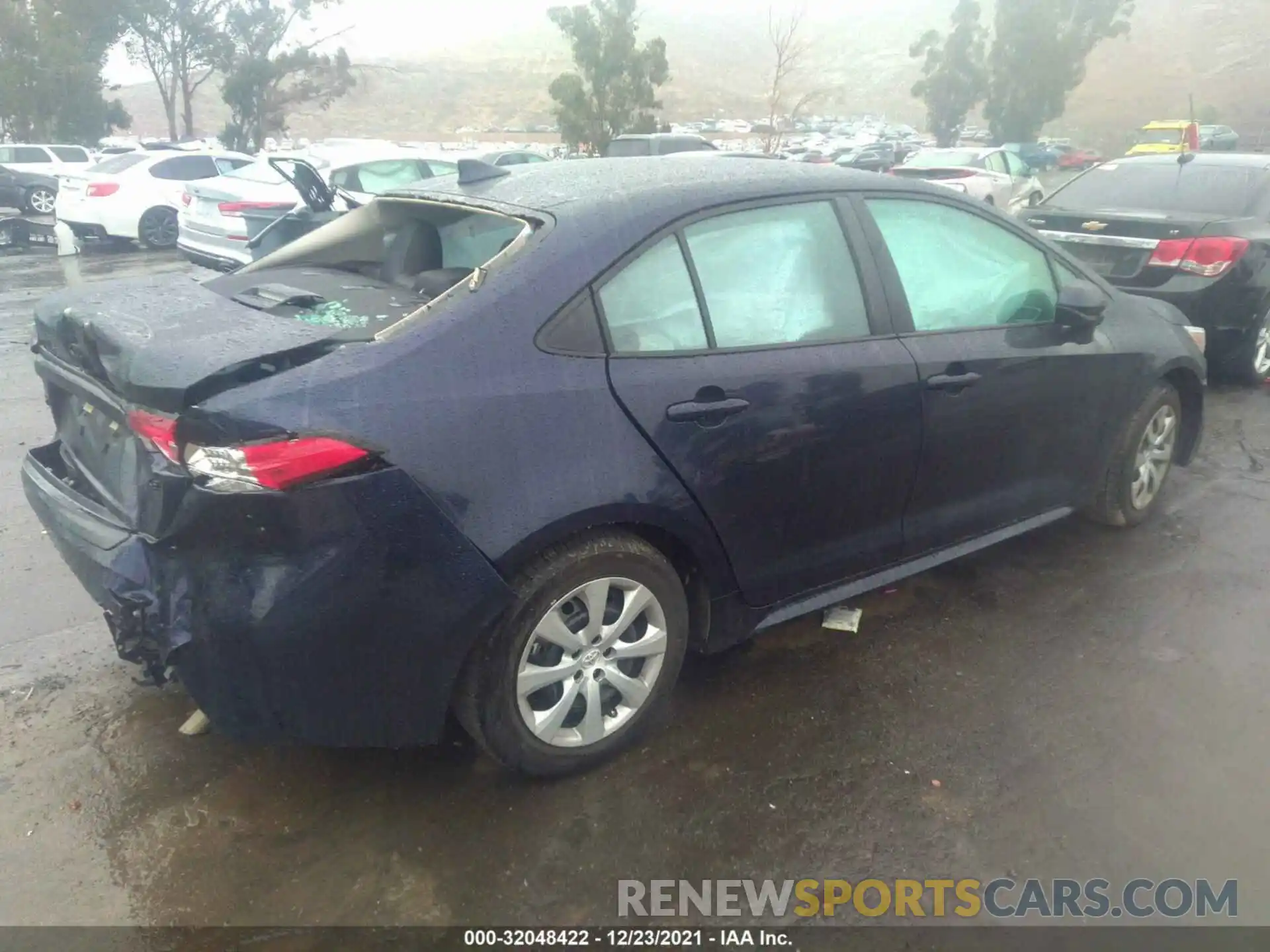 4 Photograph of a damaged car 5YFEPRAE3LP061742 TOYOTA COROLLA 2020