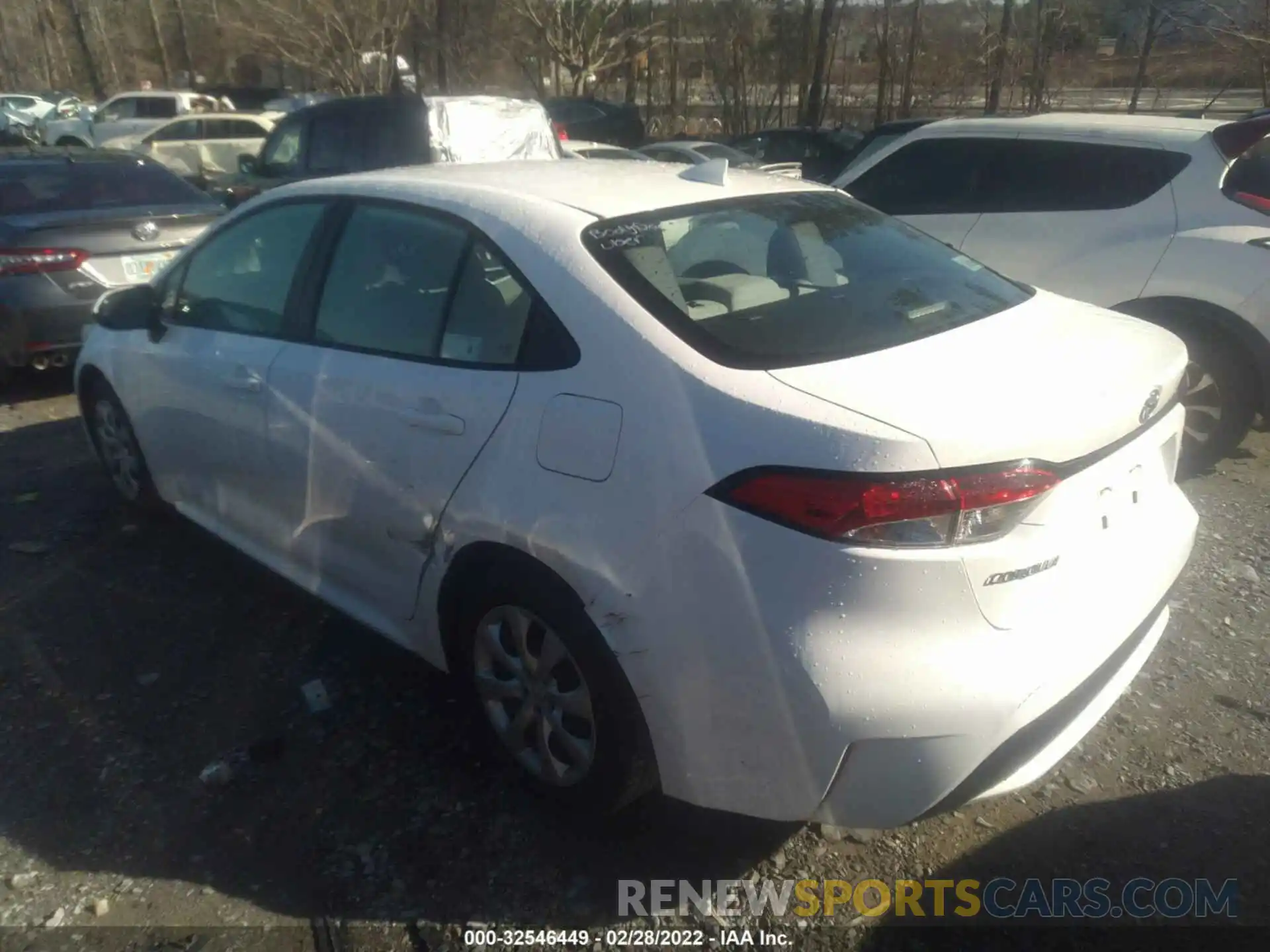 3 Photograph of a damaged car 5YFEPRAE3LP062048 TOYOTA COROLLA 2020