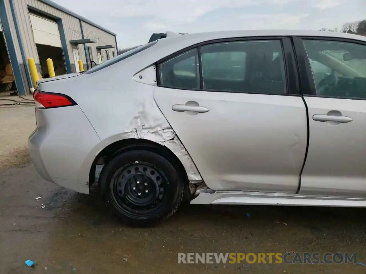 9 Photograph of a damaged car 5YFEPRAE3LP062924 TOYOTA COROLLA 2020