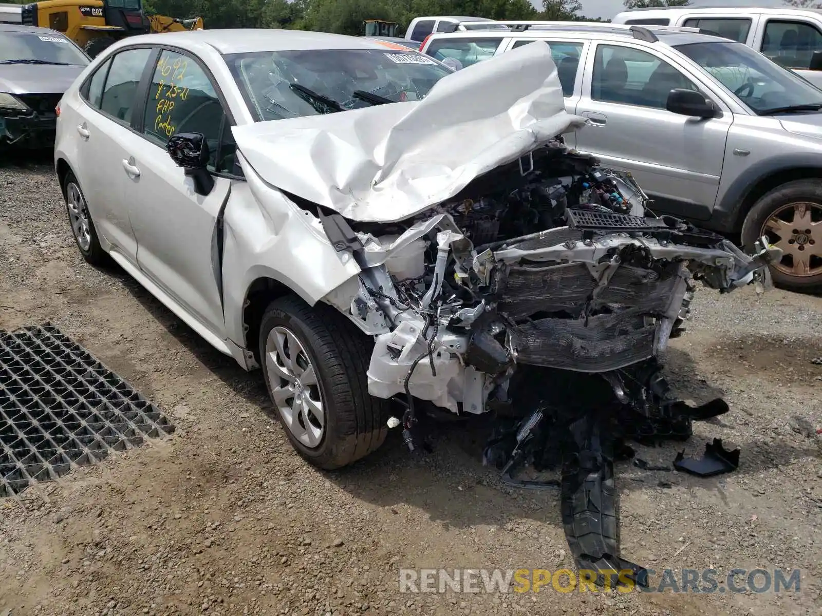 1 Photograph of a damaged car 5YFEPRAE3LP066665 TOYOTA COROLLA 2020