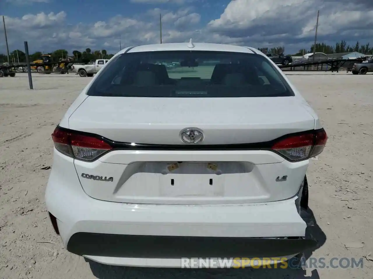 6 Photograph of a damaged car 5YFEPRAE3LP068612 TOYOTA COROLLA 2020