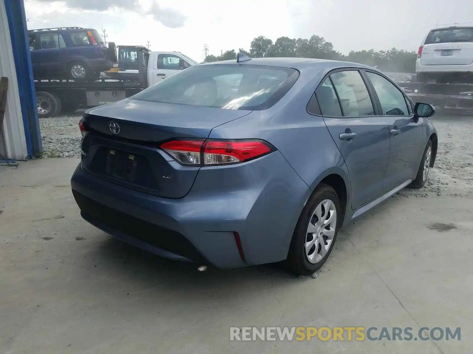 4 Photograph of a damaged car 5YFEPRAE3LP068870 TOYOTA COROLLA 2020