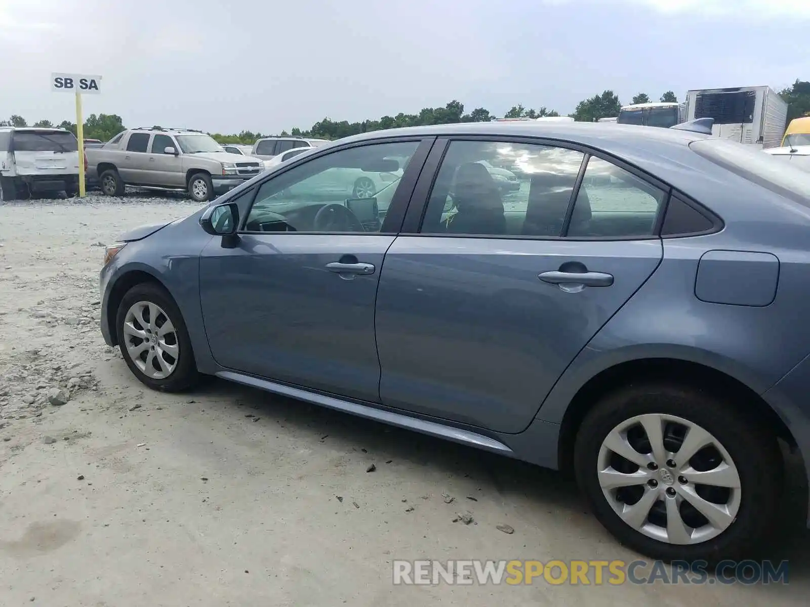 9 Photograph of a damaged car 5YFEPRAE3LP068870 TOYOTA COROLLA 2020