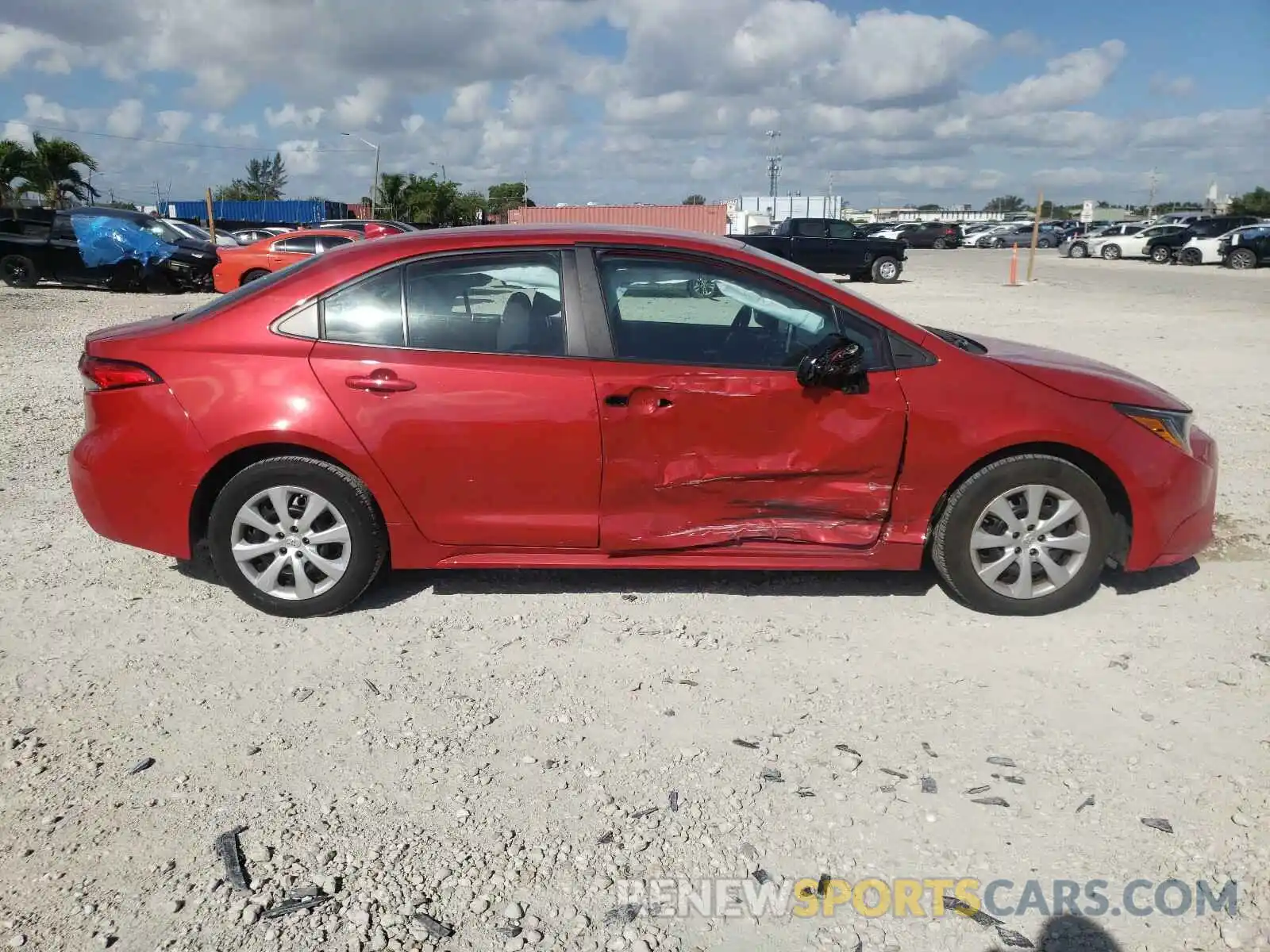 9 Photograph of a damaged car 5YFEPRAE3LP069078 TOYOTA COROLLA 2020