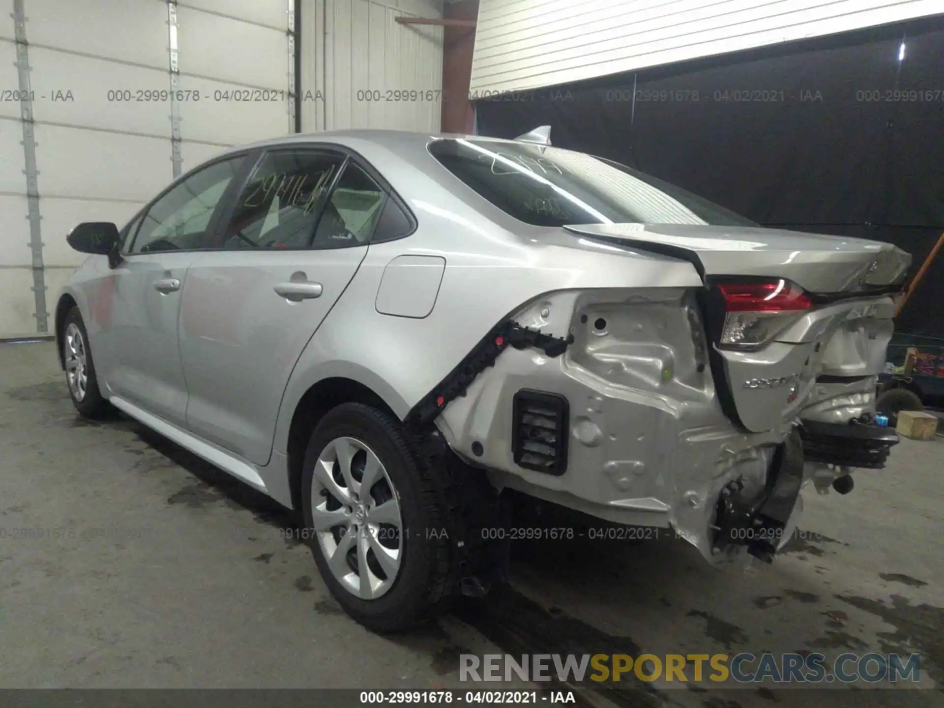 3 Photograph of a damaged car 5YFEPRAE3LP069663 TOYOTA COROLLA 2020