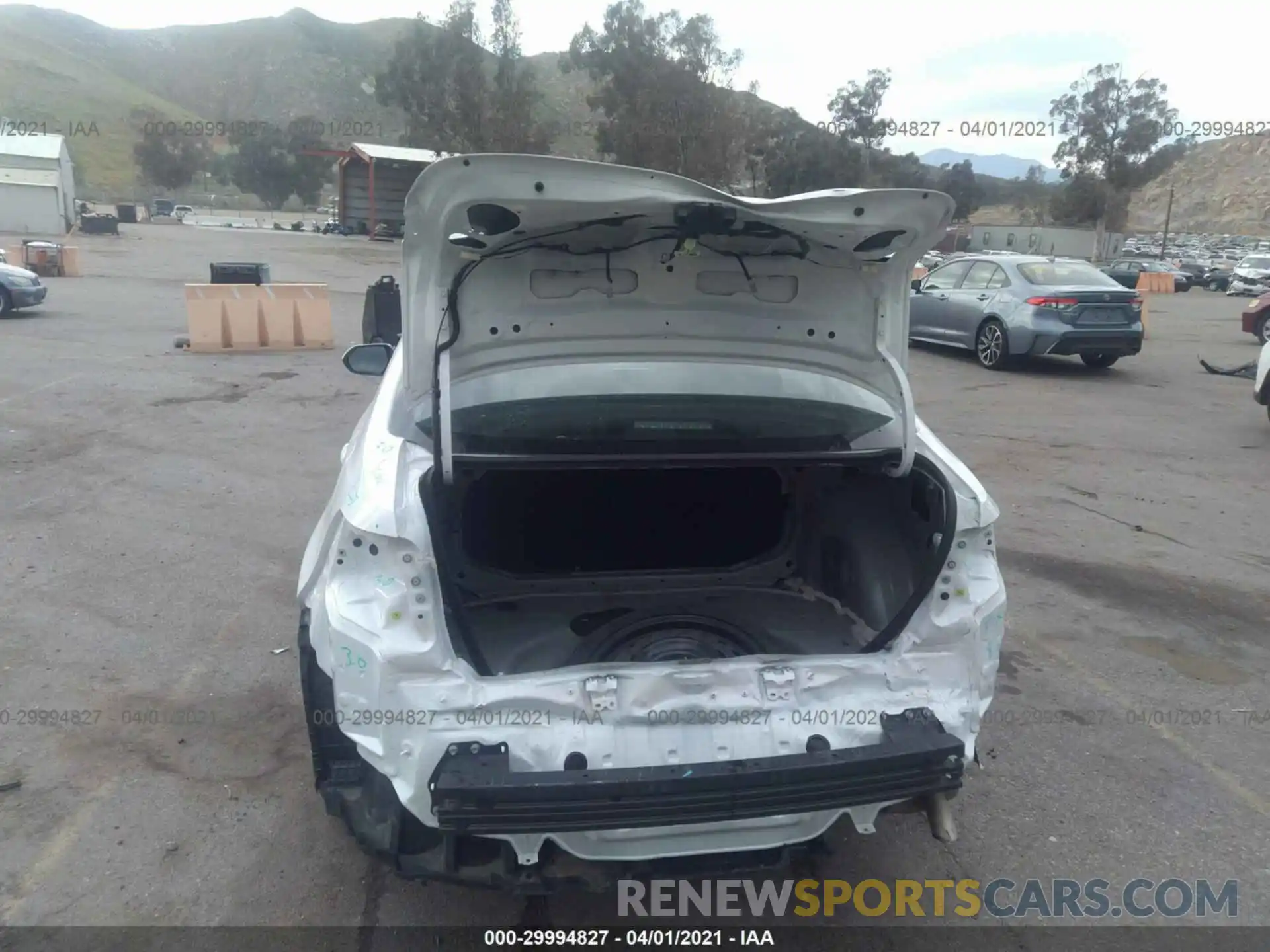 6 Photograph of a damaged car 5YFEPRAE3LP070084 TOYOTA COROLLA 2020