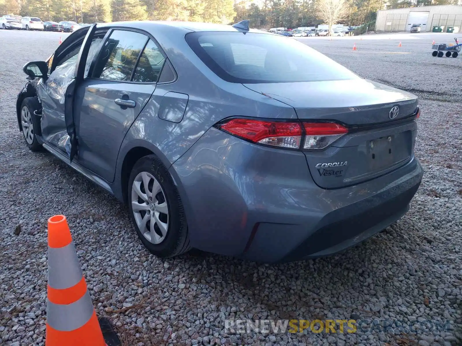 3 Photograph of a damaged car 5YFEPRAE3LP070330 TOYOTA COROLLA 2020