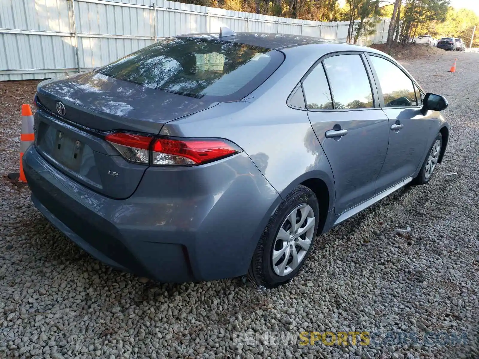 4 Photograph of a damaged car 5YFEPRAE3LP070330 TOYOTA COROLLA 2020